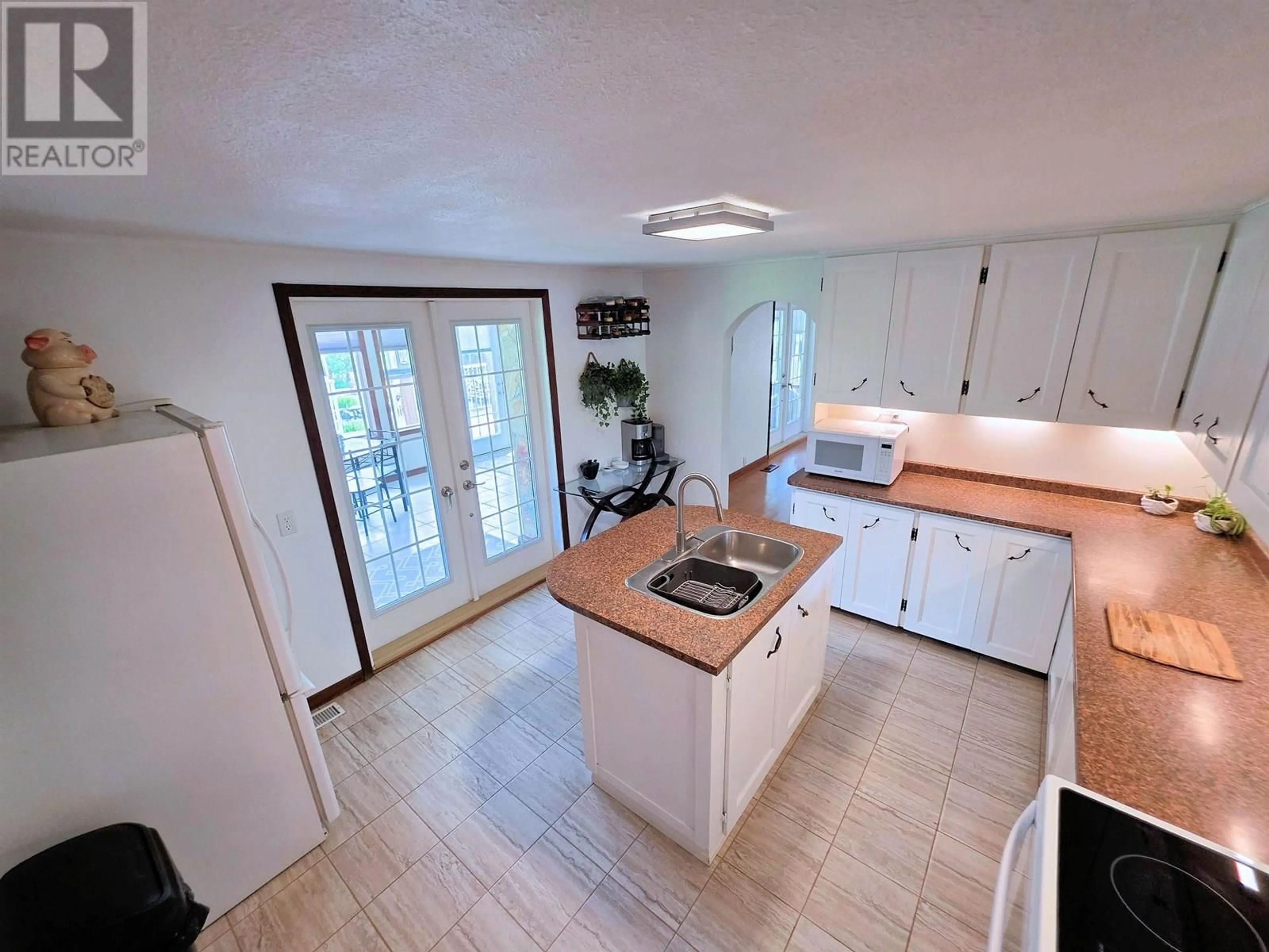 Open concept kitchen, unknown for 14940 ROBINSON ROAD, Prince George British Columbia V2K5K9