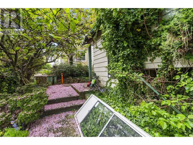 451 EIGHTH AVENUE, New Westminster 5