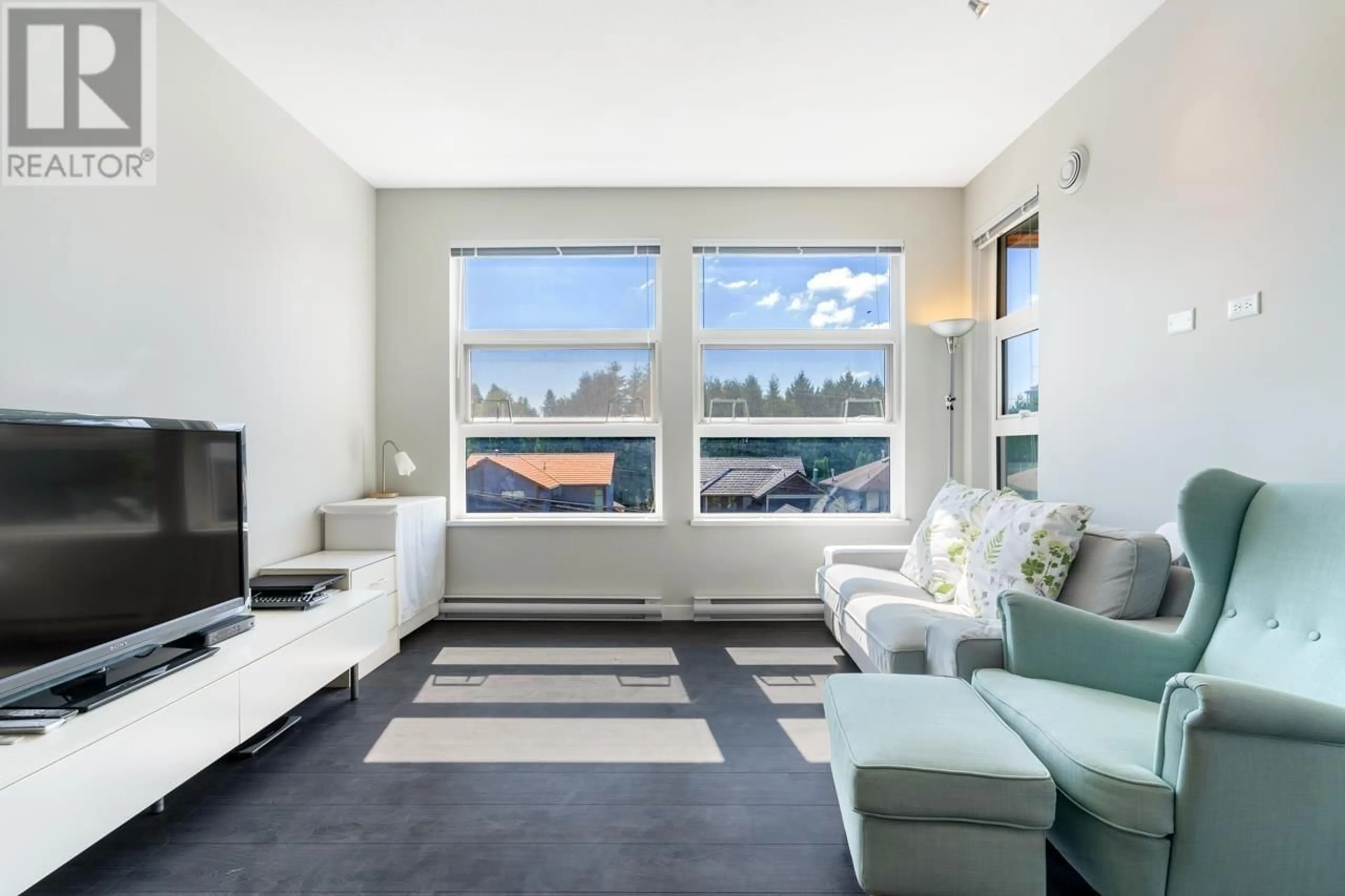 Living room with furniture, unknown for 301 - 609 COTTONWOOD AVENUE, Coquitlam British Columbia V3J0H2