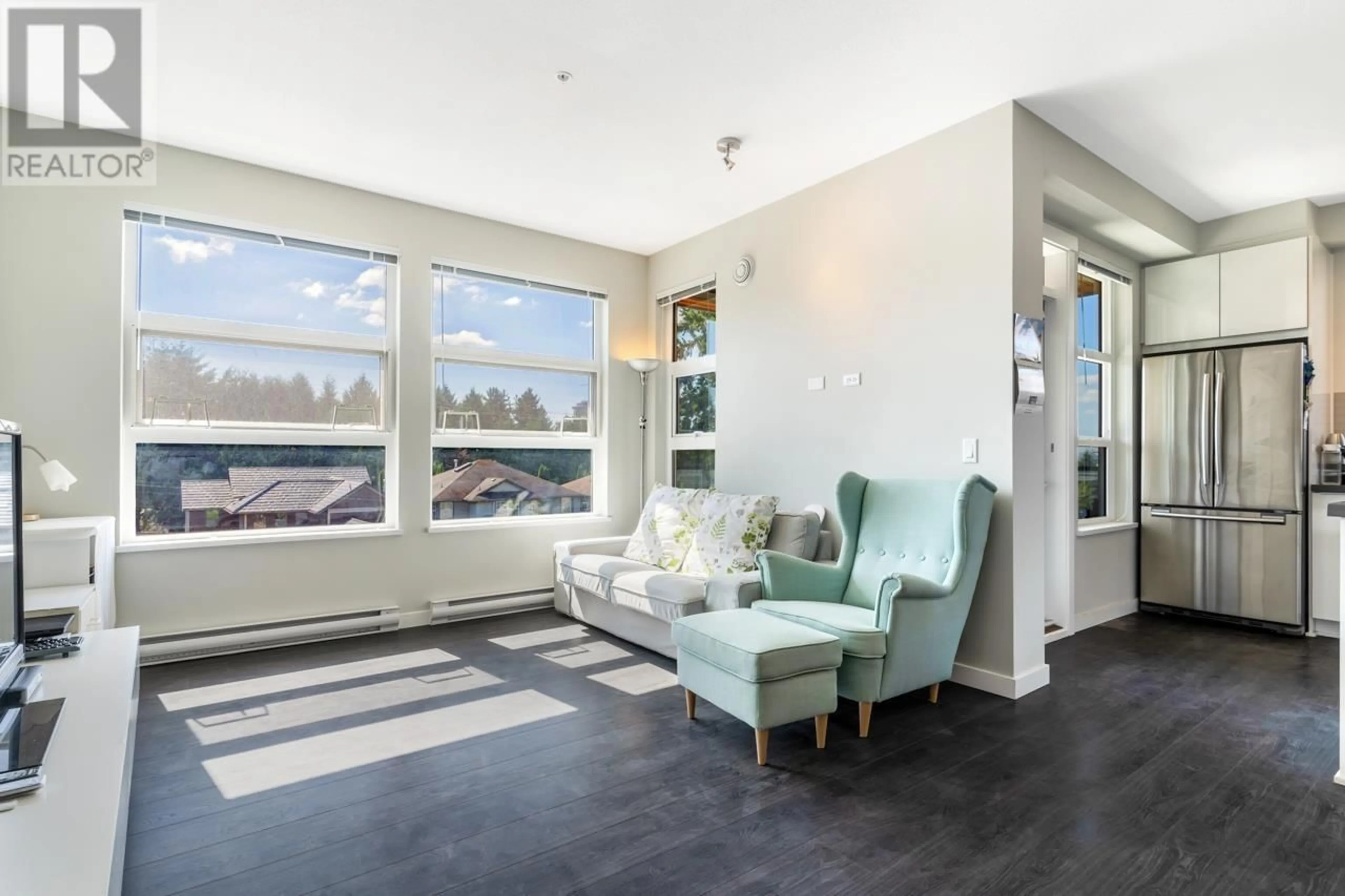 Living room with furniture, unknown for 301 - 609 COTTONWOOD AVENUE, Coquitlam British Columbia V3J0H2