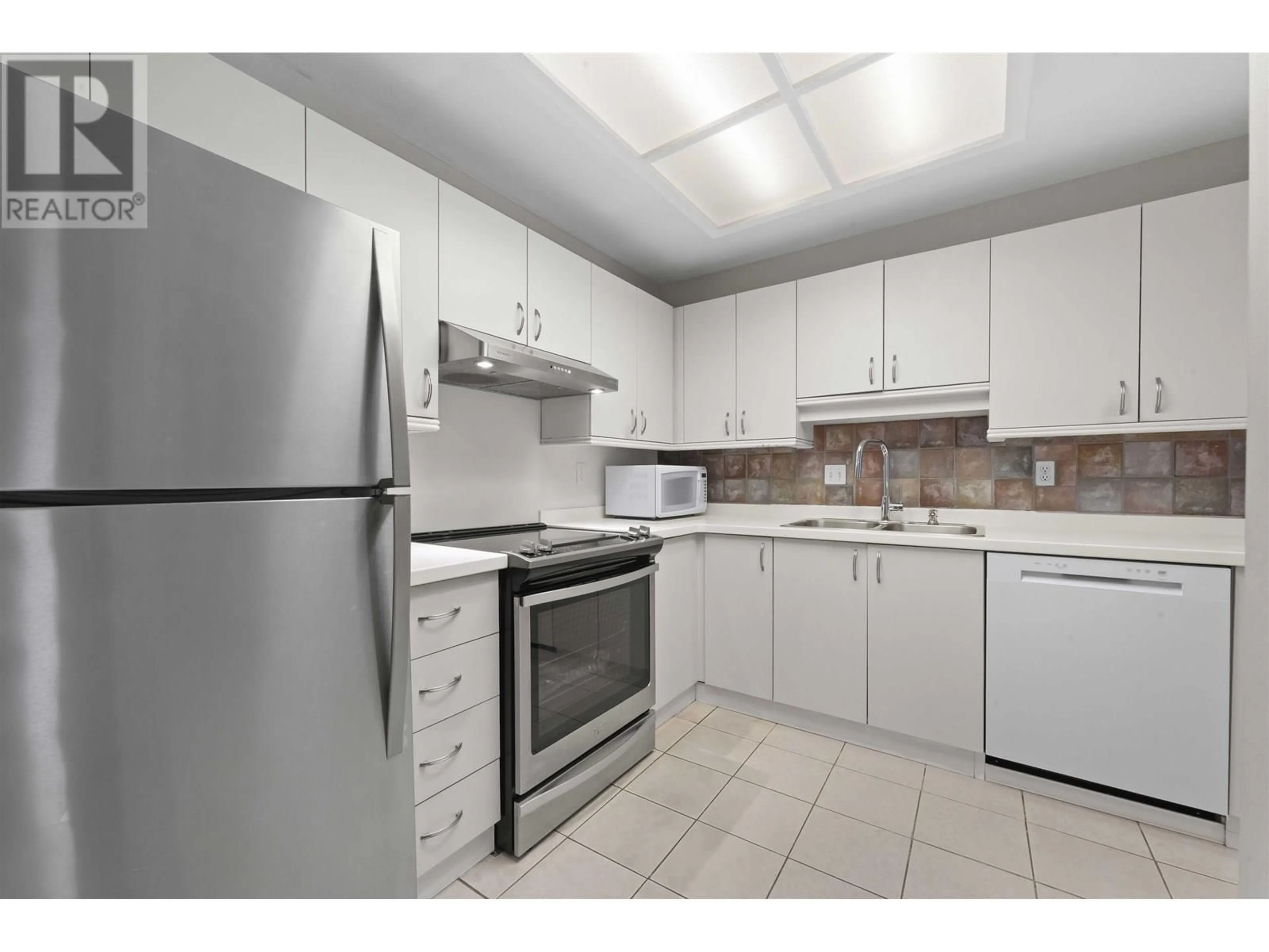 Standard kitchen, unknown for 112 - 7840 MOFFATT ROAD, Richmond British Columbia V6Y1X8