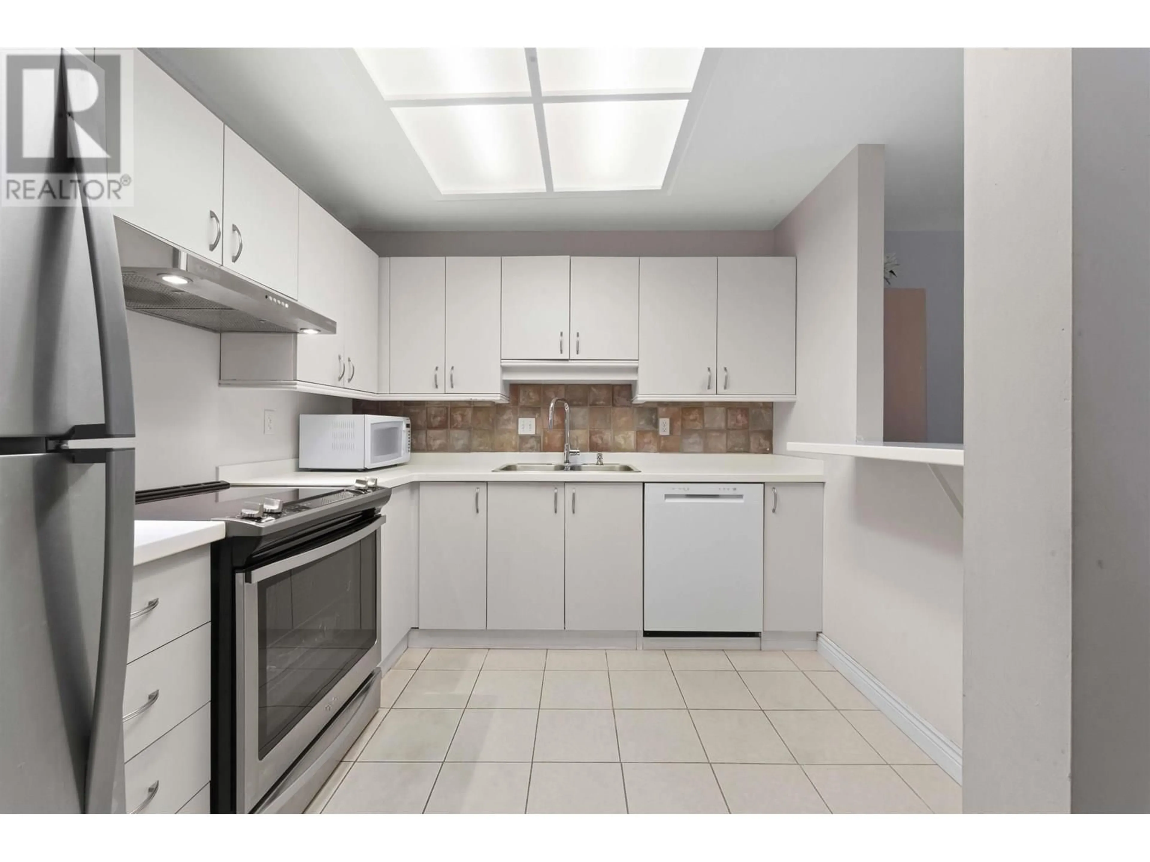 Standard kitchen, unknown for 112 - 7840 MOFFATT ROAD, Richmond British Columbia V6Y1X8