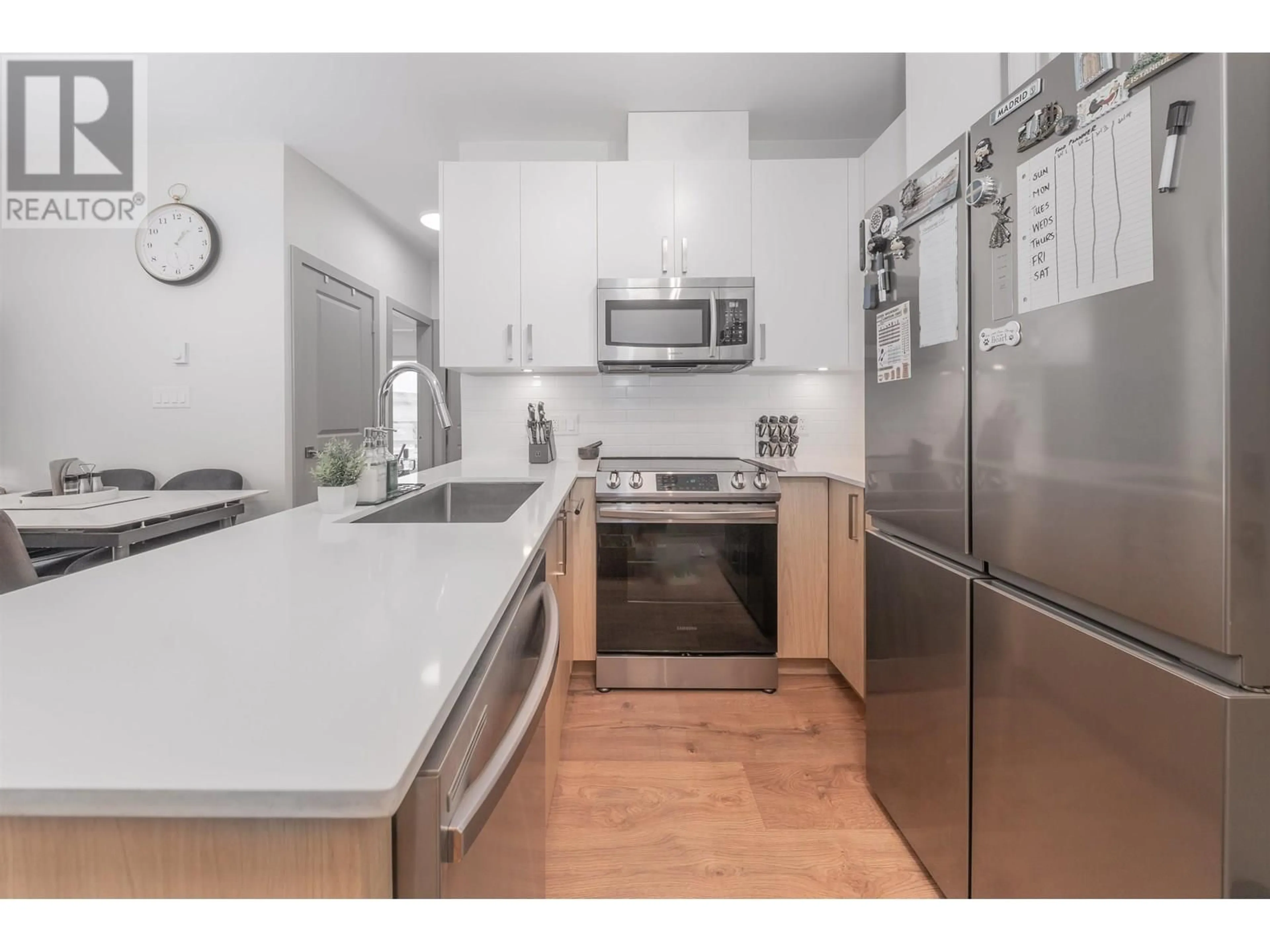Standard kitchen, unknown for 201 - 6968 ROYAL OAK AVENUE, Burnaby British Columbia V5J4J2