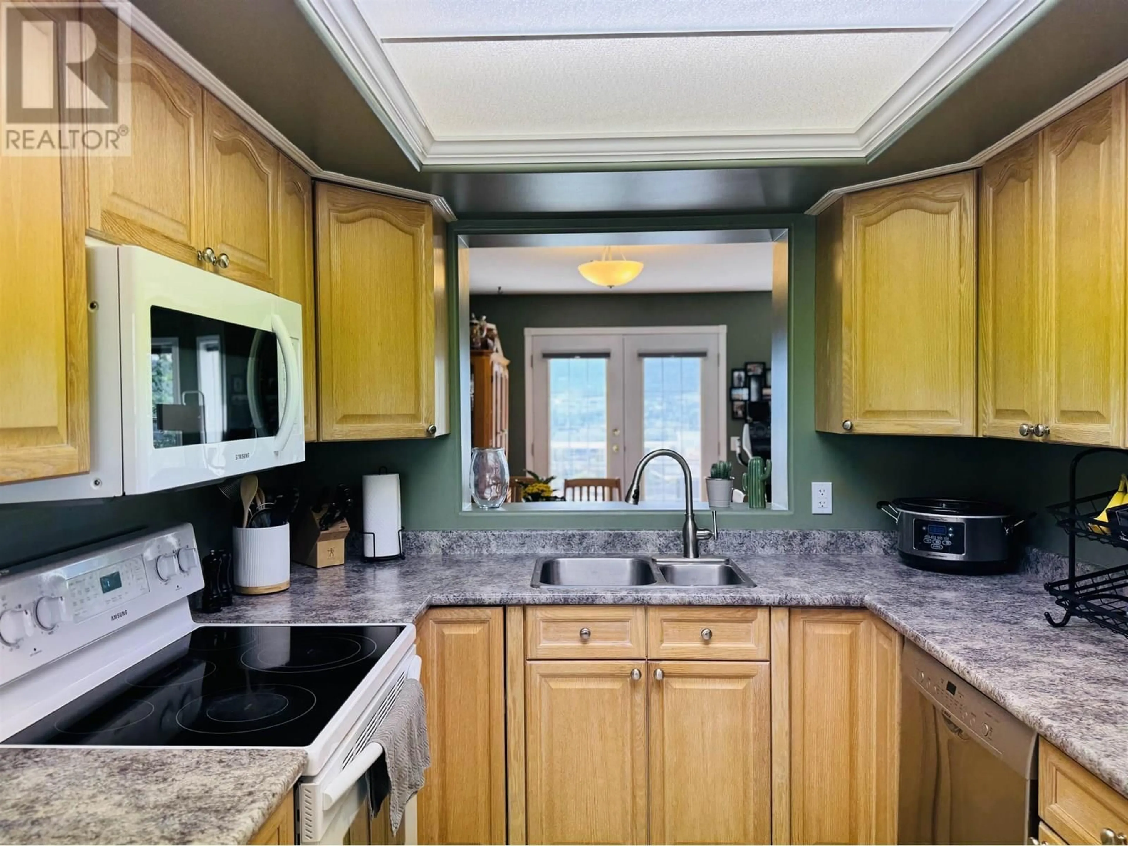 Standard kitchen, ceramic/tile floor for 6 - 350 PEARKES DRIVE, Williams Lake British Columbia V2G4T2
