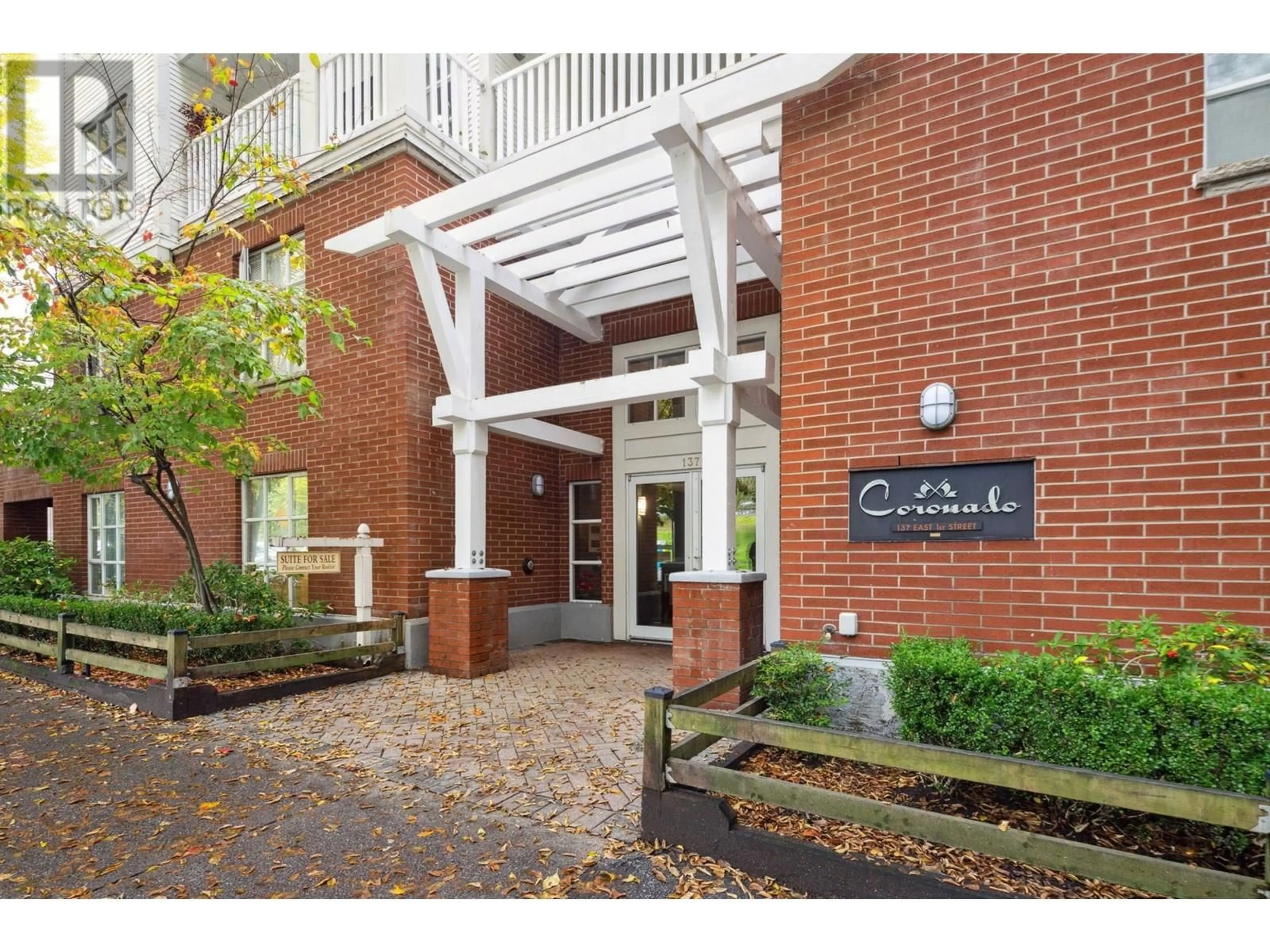 Indoor foyer for 300 - 137 1ST STREET, North Vancouver British Columbia V7L1B2