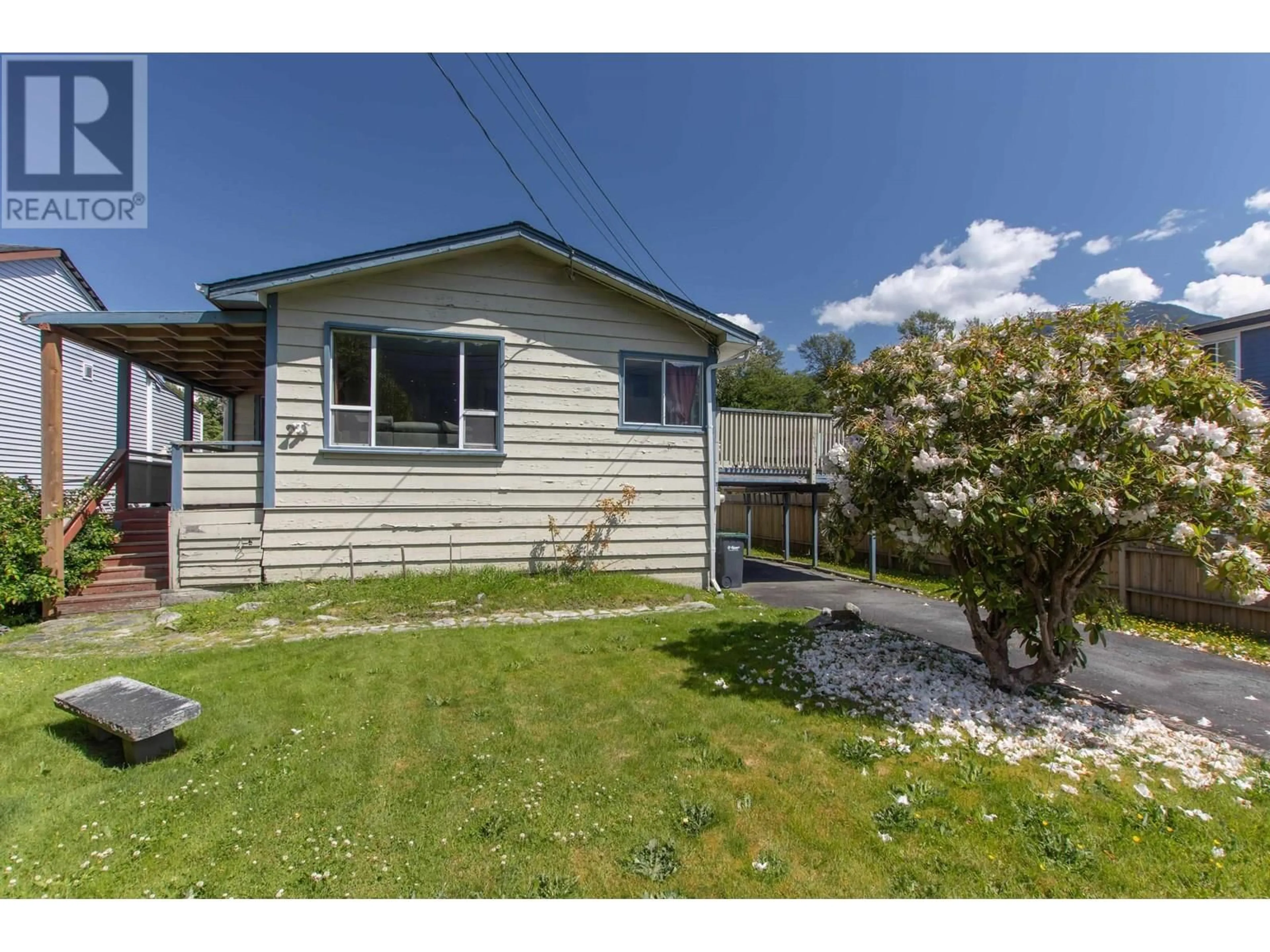 A pic from outside/outdoor area/front of a property/back of a property/a pic from drone, street for 38874 BRITANNIA AVENUE, Squamish British Columbia V8B0A7