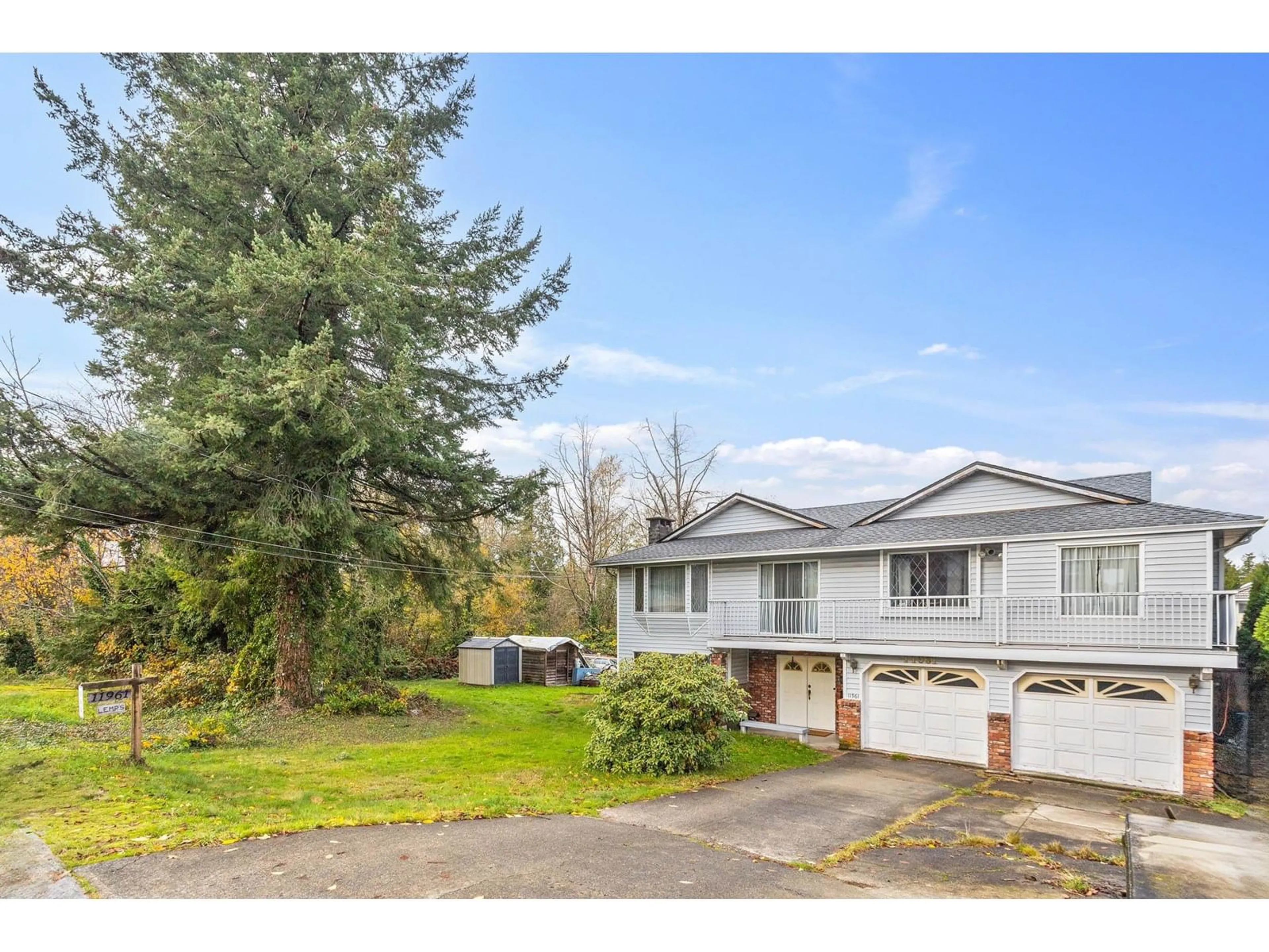 A pic from outside/outdoor area/front of a property/back of a property/a pic from drone, unknown for 11961 97A, Surrey British Columbia V3V2G9