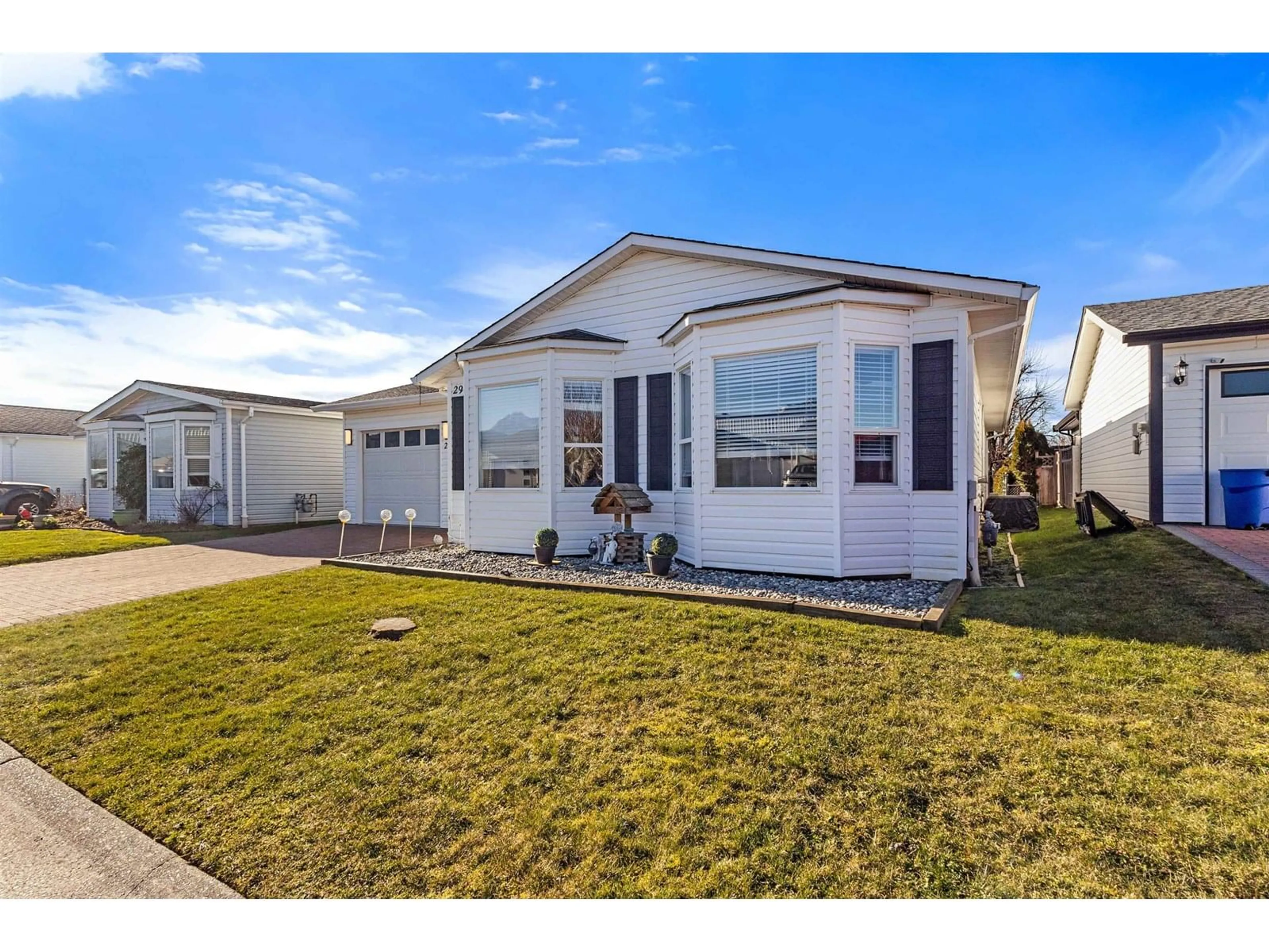 Home with vinyl exterior material, street for 29 - 45918 KNIGHT ROAD, Chilliwack British Columbia V2R3X4