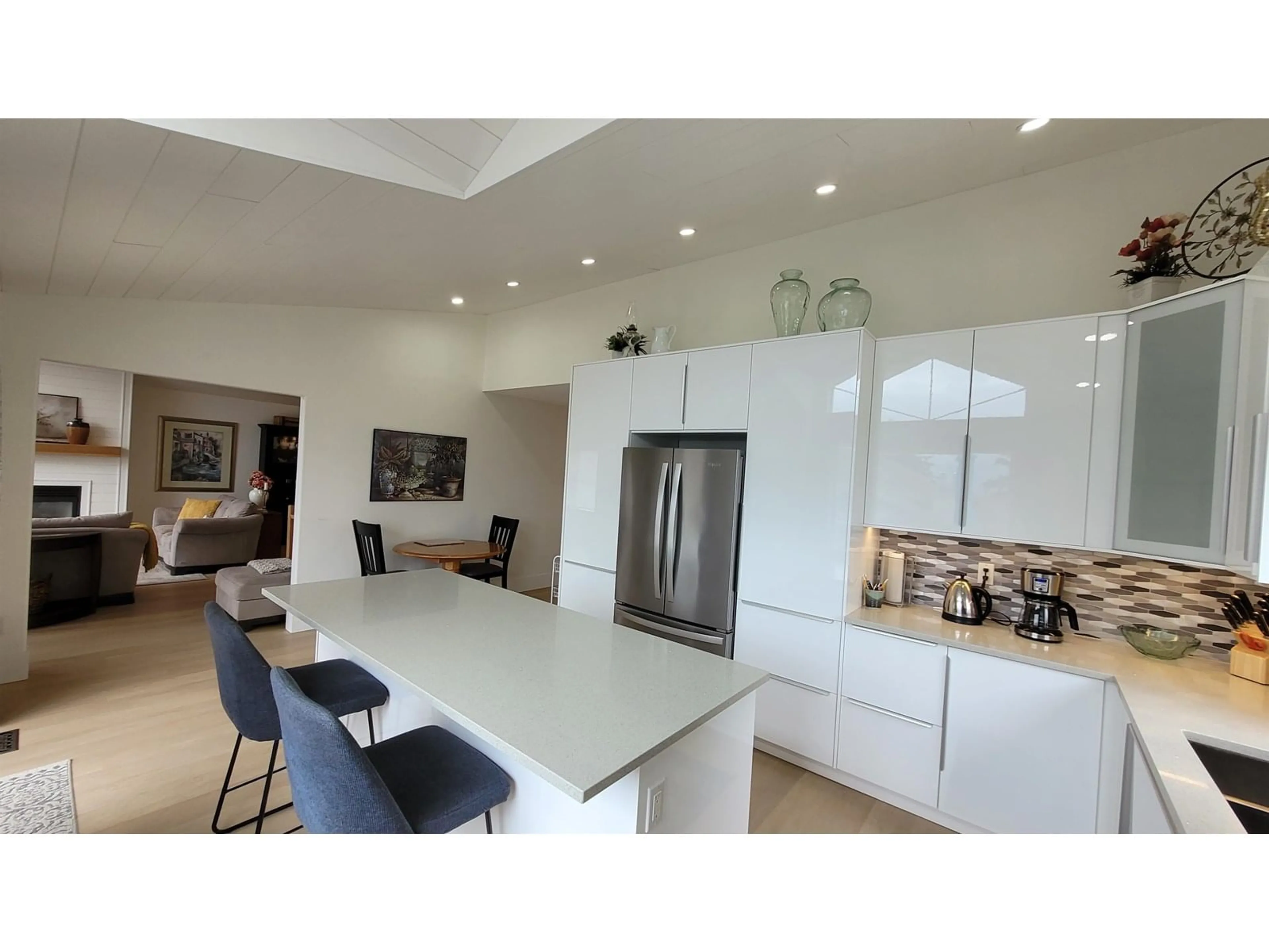 Contemporary kitchen, unknown for 46 - 8590 SUNRISE DRIVE, Chilliwack British Columbia V2R3Z4