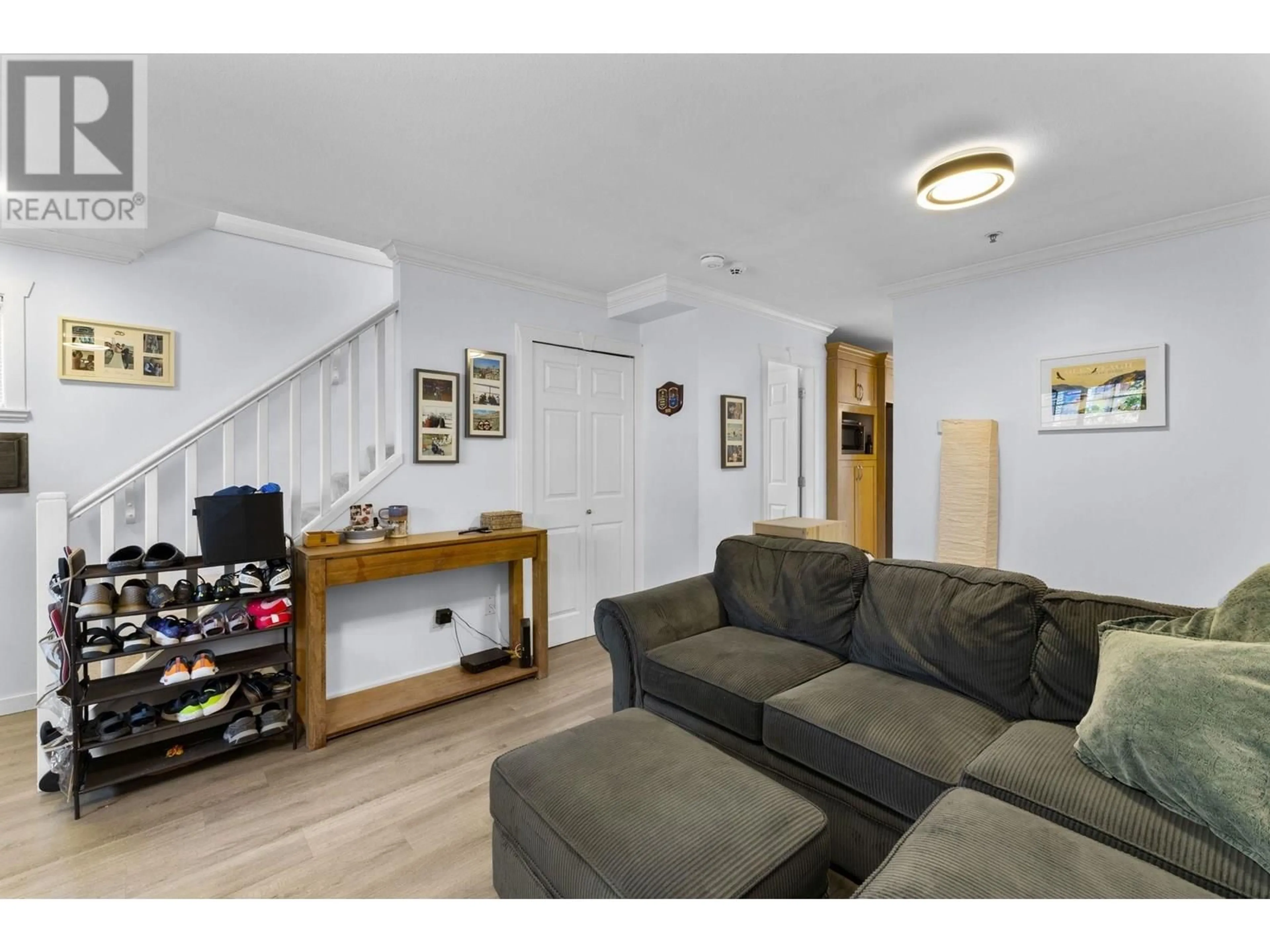 Living room with furniture, unknown for 1 - 1222 CAMERON STREET, New Westminster British Columbia V3M1W6