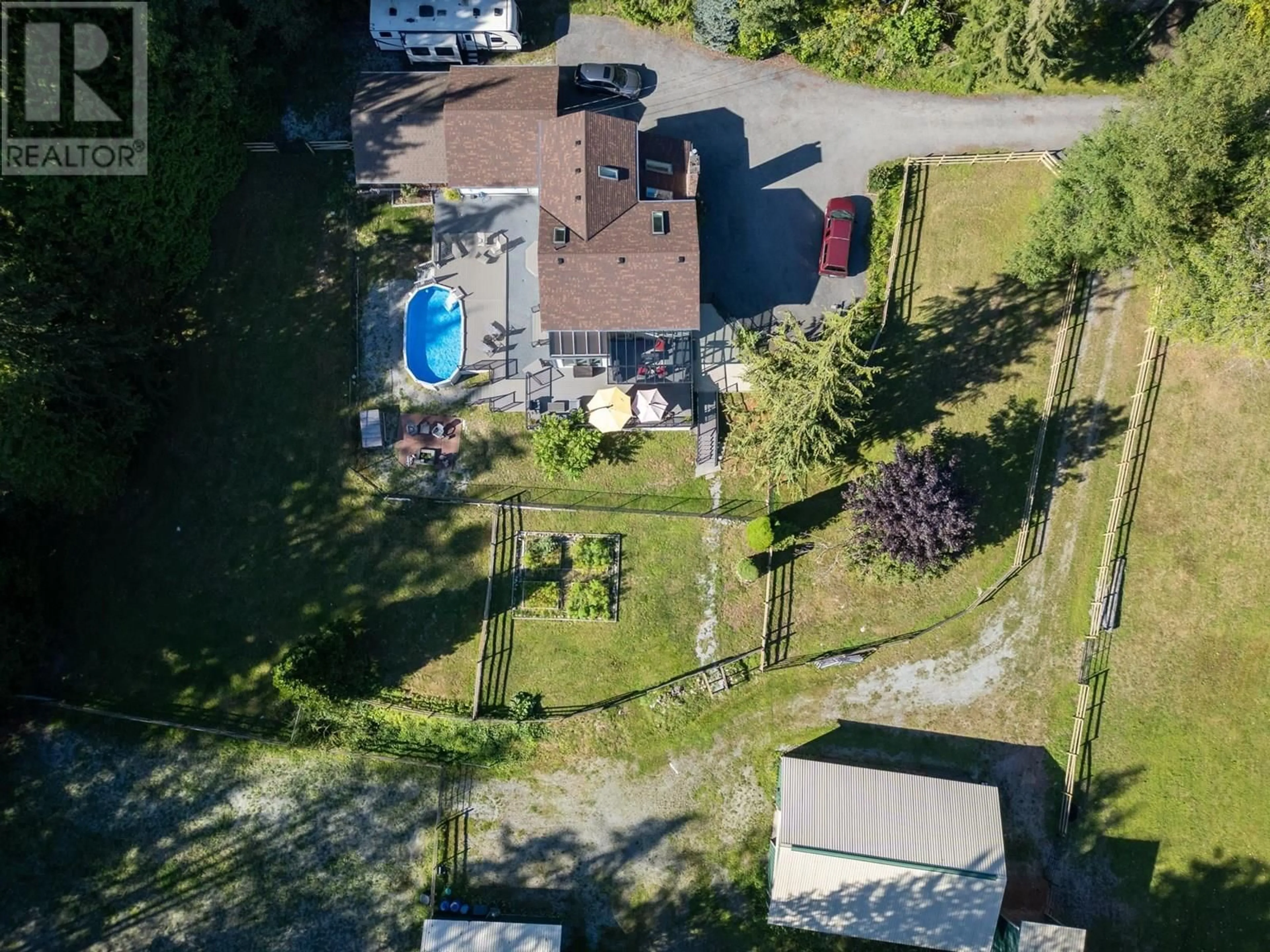 A pic from outside/outdoor area/front of a property/back of a property/a pic from drone, unknown for 12627 GARIBALDI STREET, Maple Ridge British Columbia V2W1N3