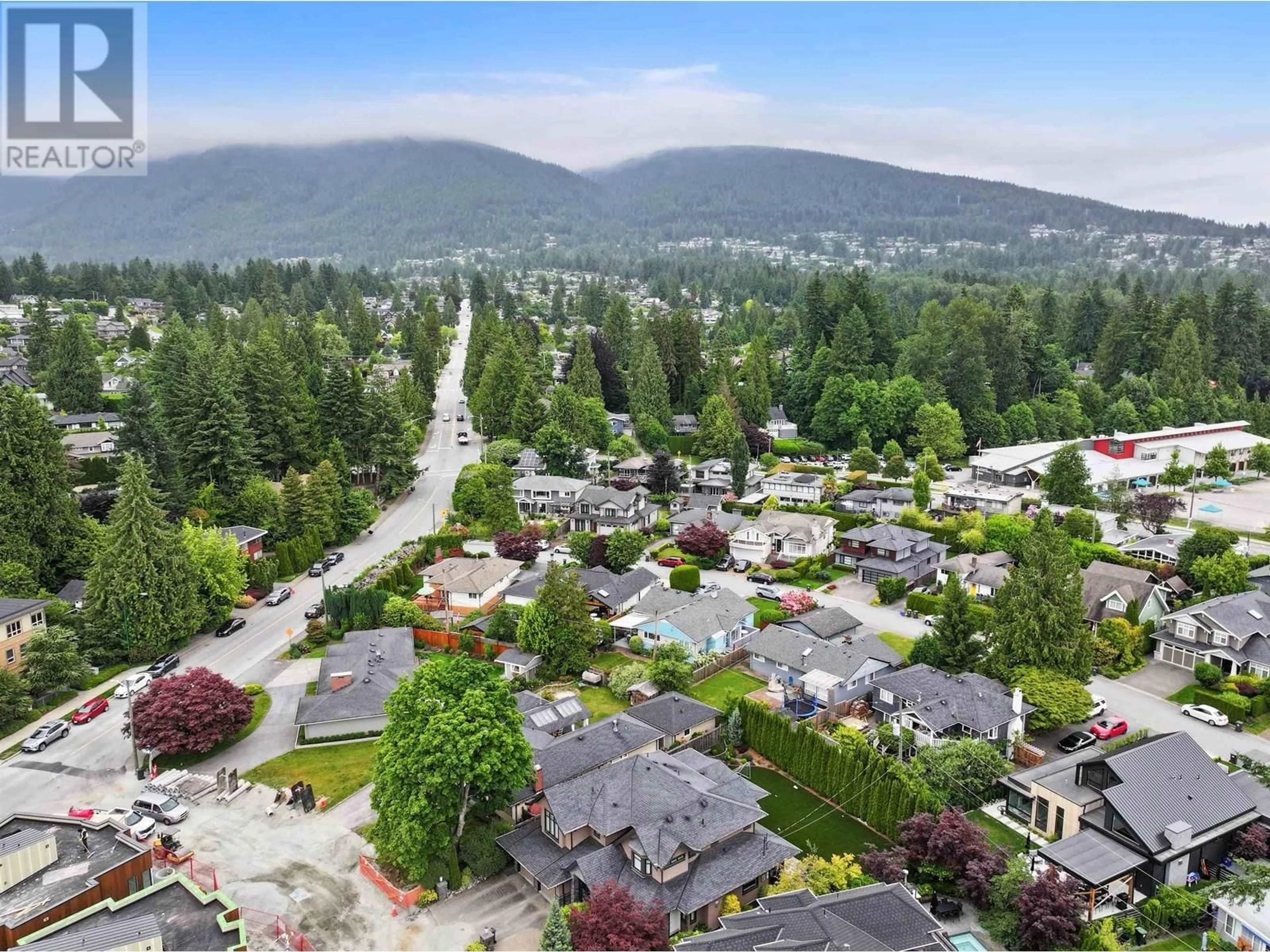 A pic from outside/outdoor area/front of a property/back of a property/a pic from drone, mountain view for 3149 BEVERLEY CRESCENT, North Vancouver British Columbia V7R2W4
