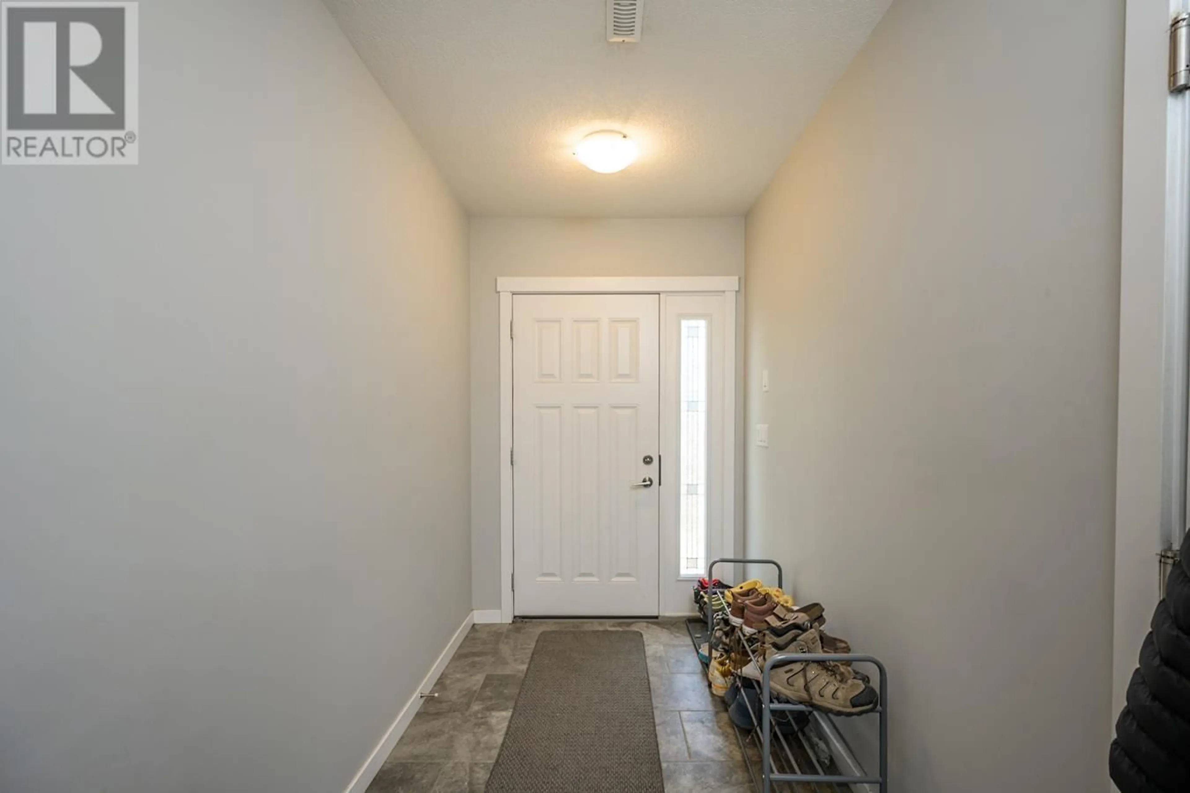 Indoor entryway for 302 - 7400 CREEKSIDE WAY, Prince George British Columbia V2N0G6