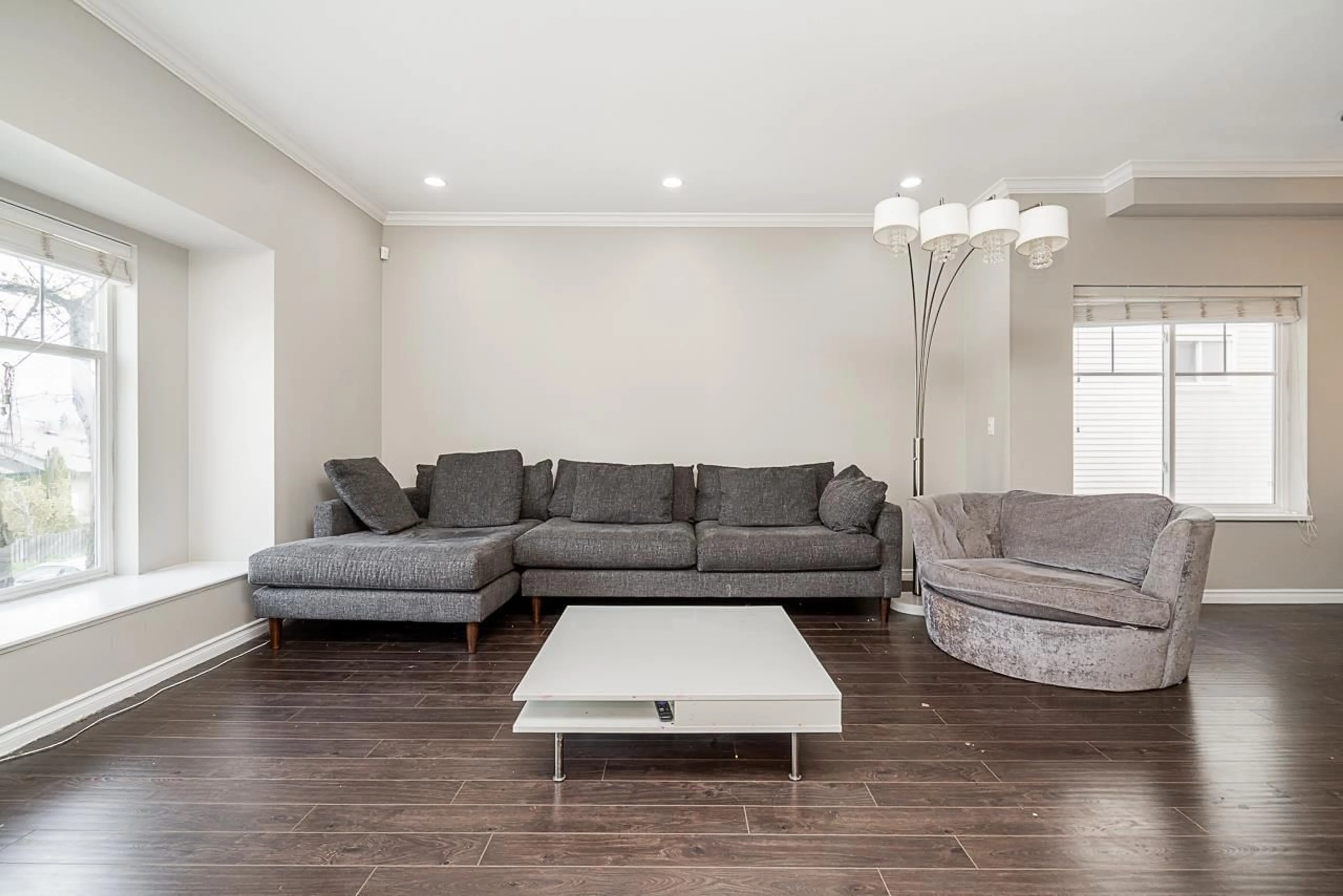 Living room with furniture, unknown for 30 - 21535 88, Langley British Columbia V1M4E5