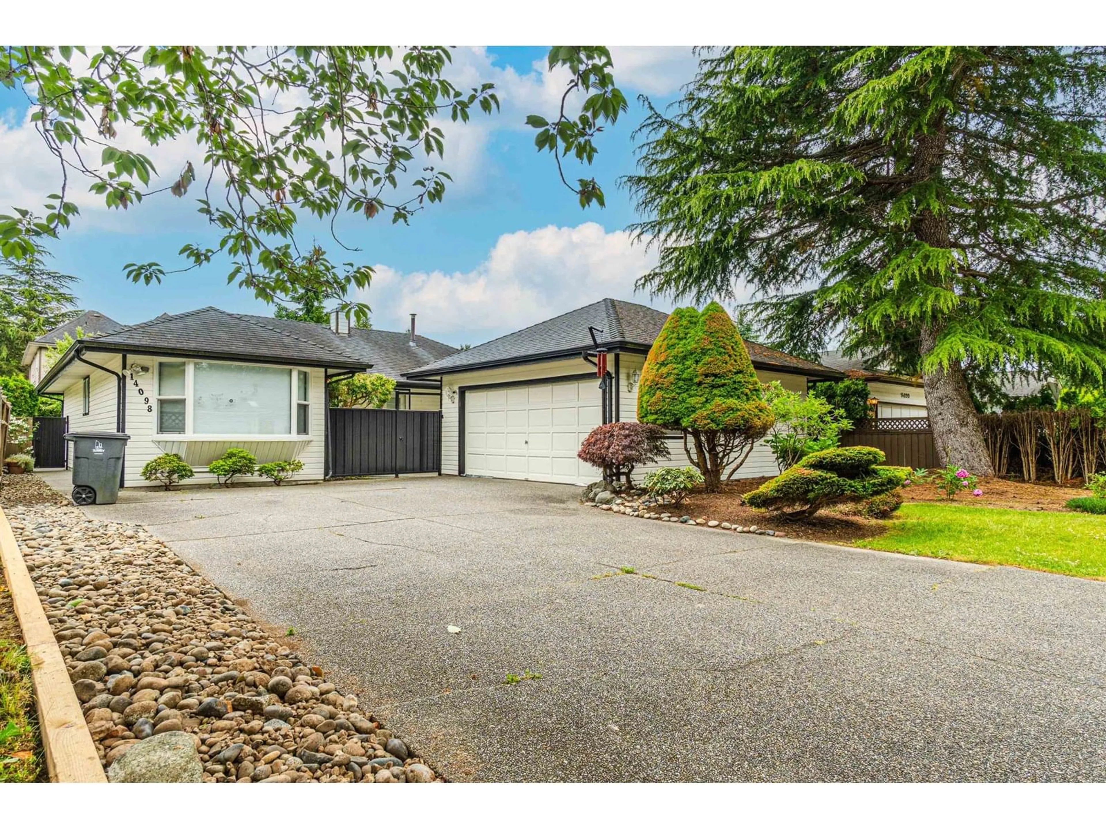 A pic from outside/outdoor area/front of a property/back of a property/a pic from drone, street for 14098 20, Surrey British Columbia V4A8P8