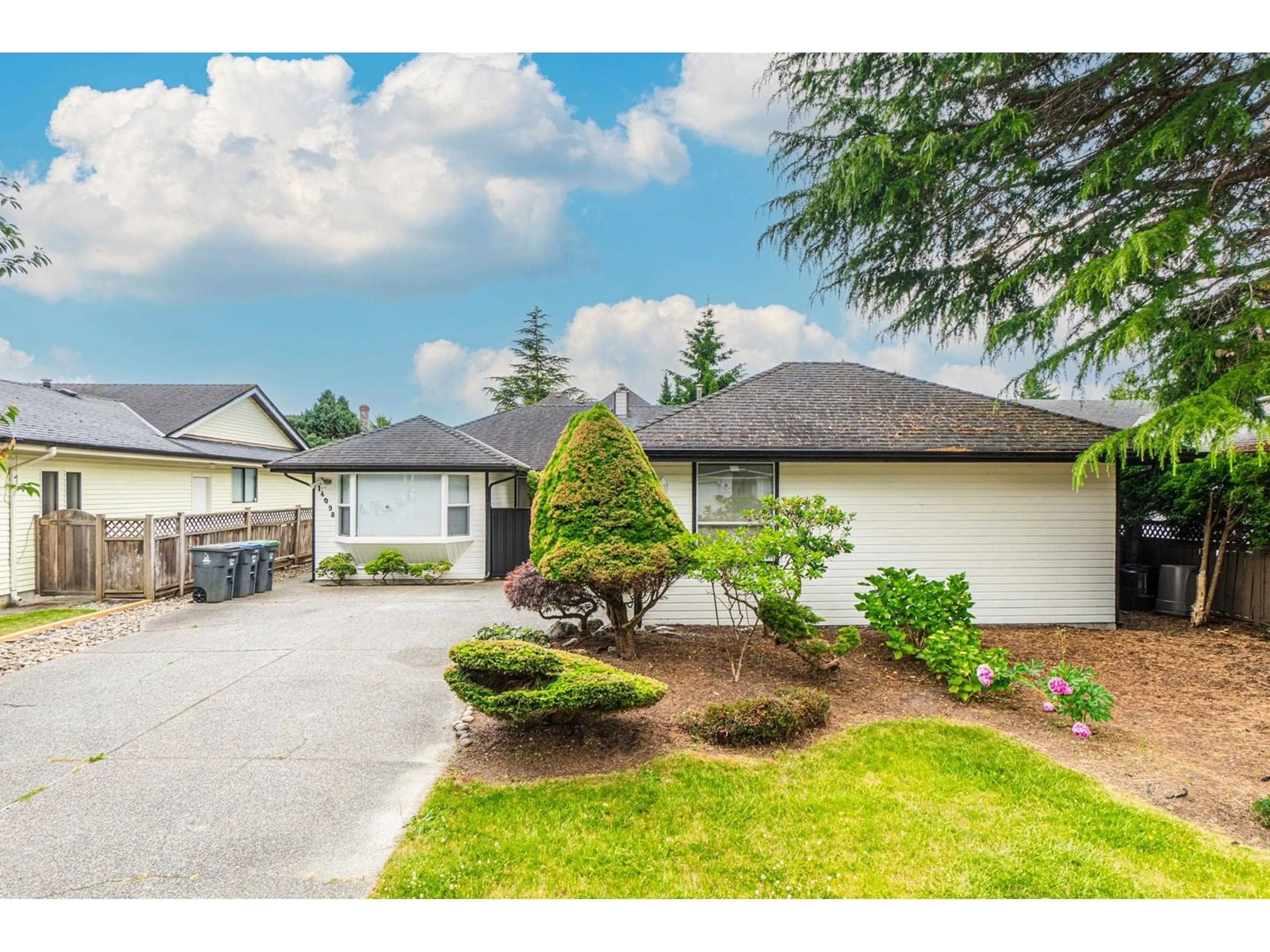 A pic from outside/outdoor area/front of a property/back of a property/a pic from drone, street for 14098 20, Surrey British Columbia V4A8P8