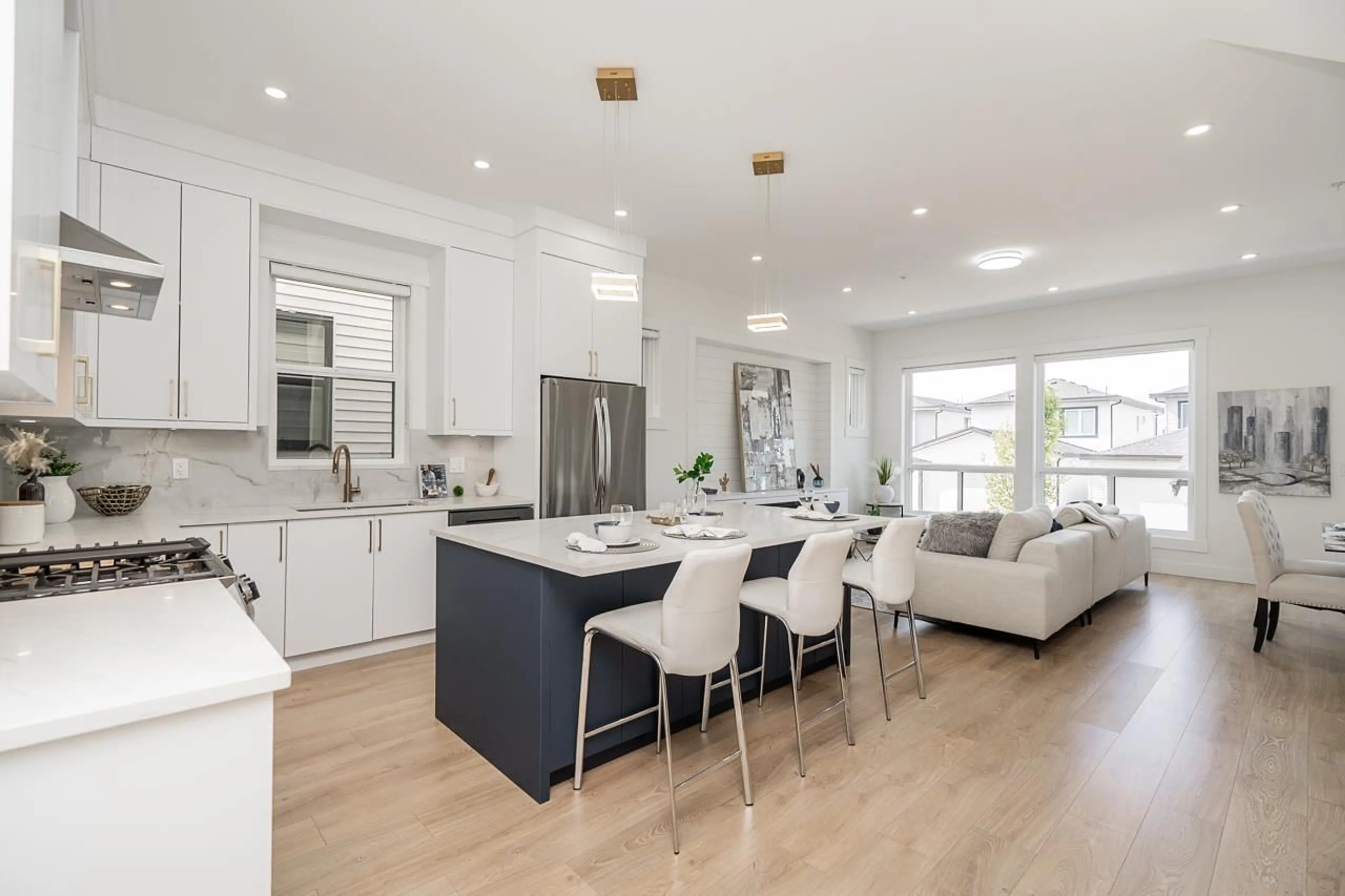 Open concept kitchen, unknown for 20539 74B, Langley British Columbia V2Y3S8