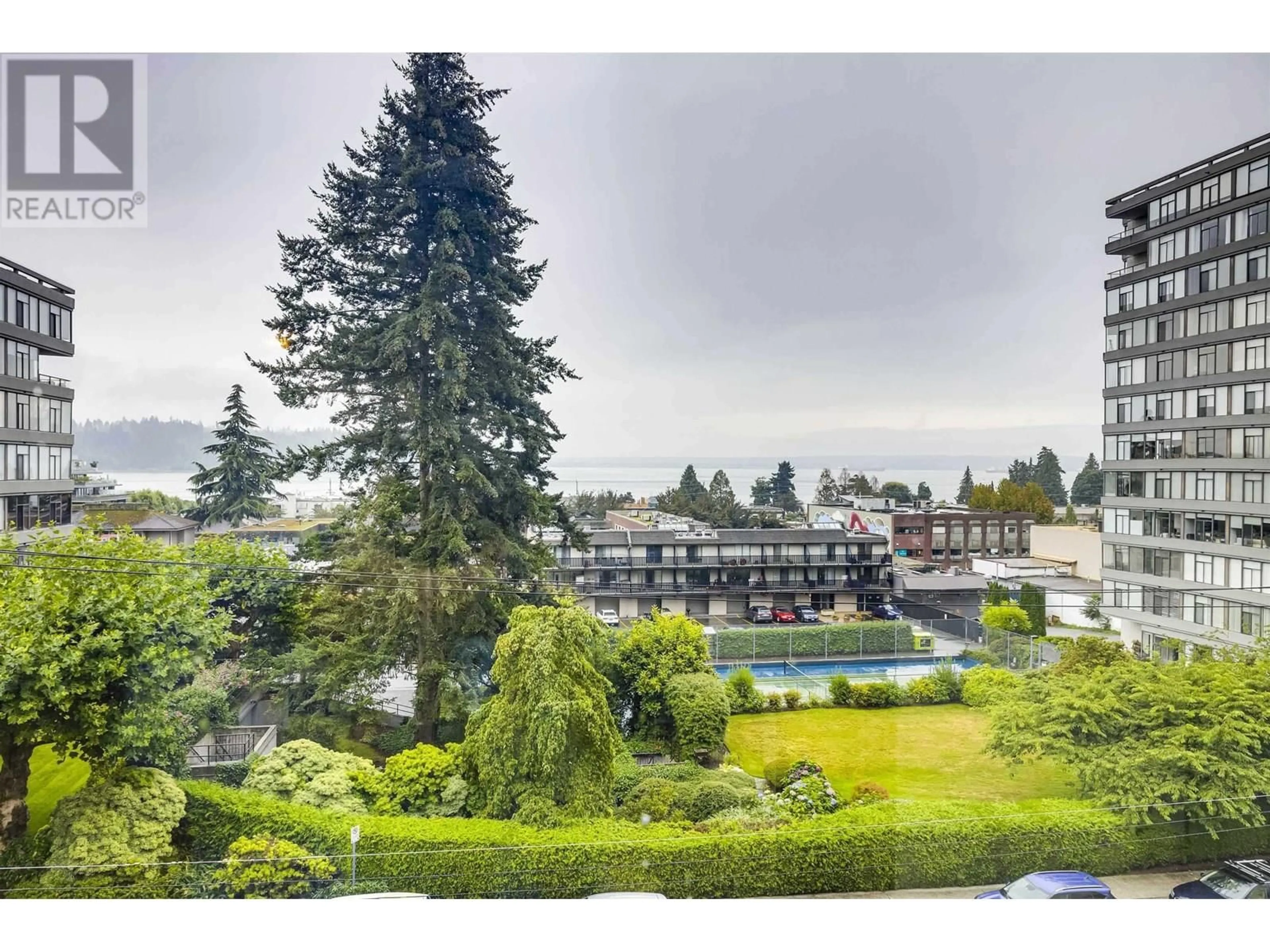 Patio, mountain view for 501 - 1455 DUCHESS AVENUE, West Vancouver British Columbia V7T1H7