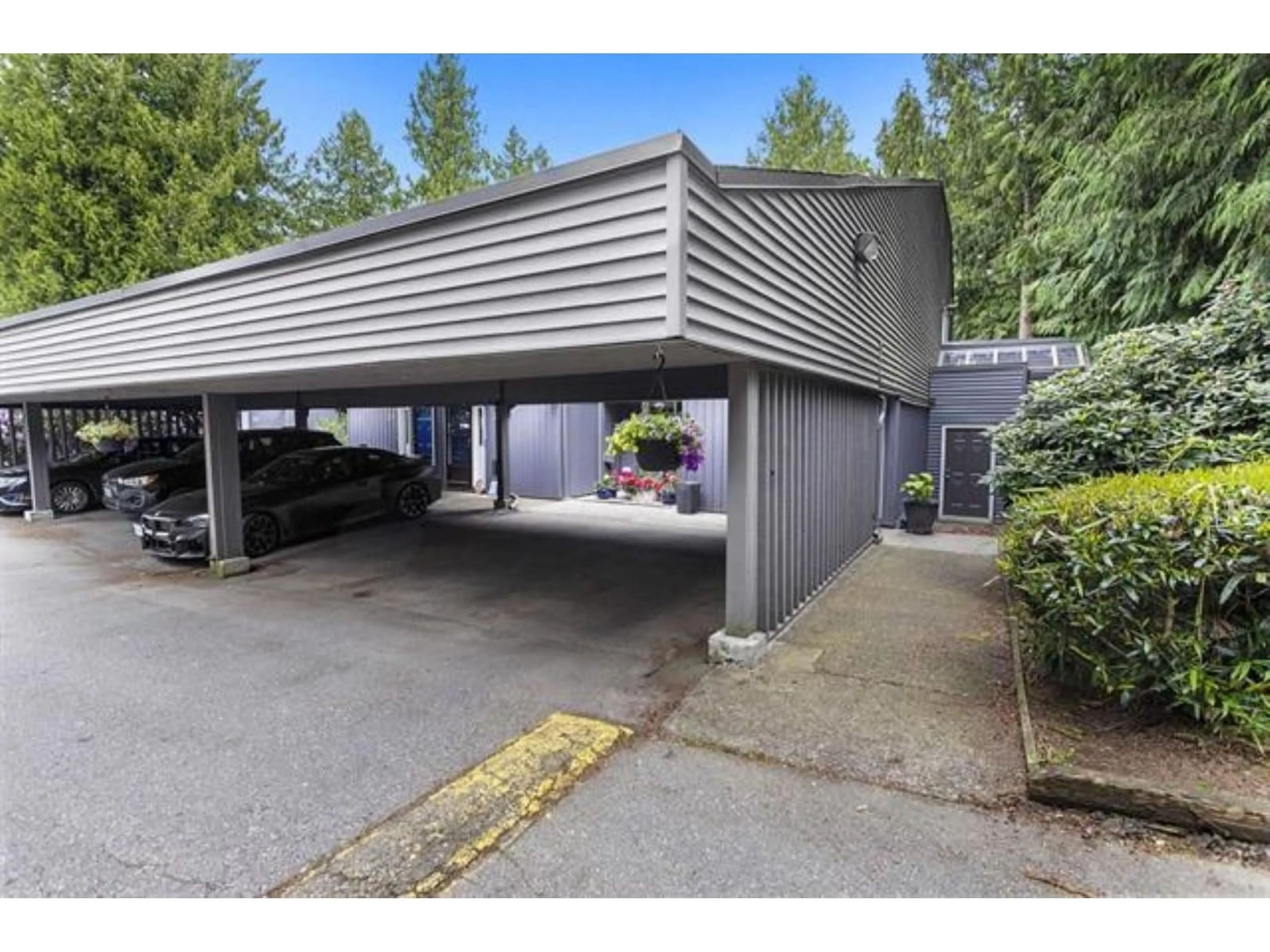 Indoor garage for 31 - 20155 50, Langley British Columbia V3A6R8