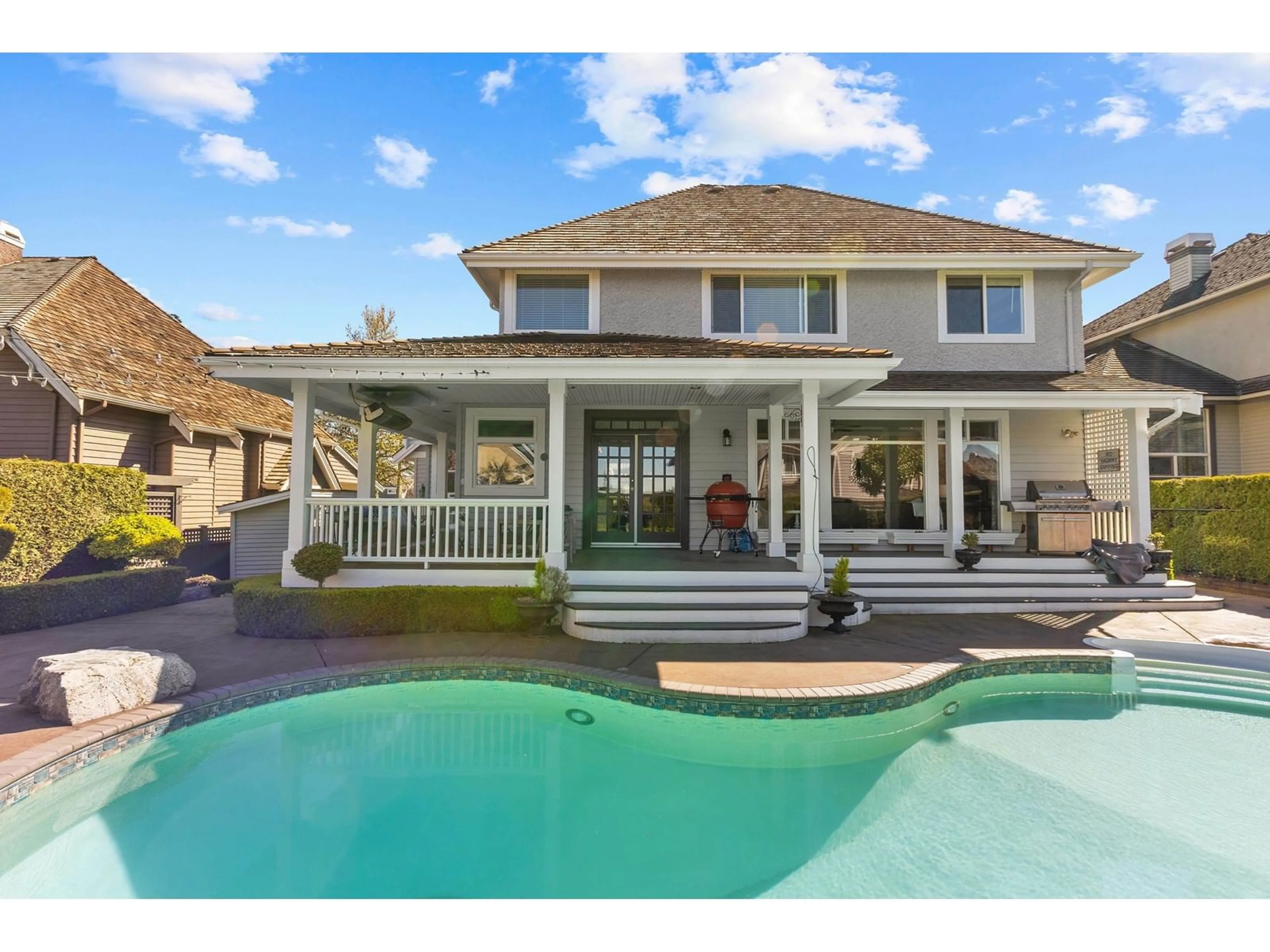 Home with vinyl exterior material, water/lake/river/ocean view for 15675 36, Surrey British Columbia V3S0K3