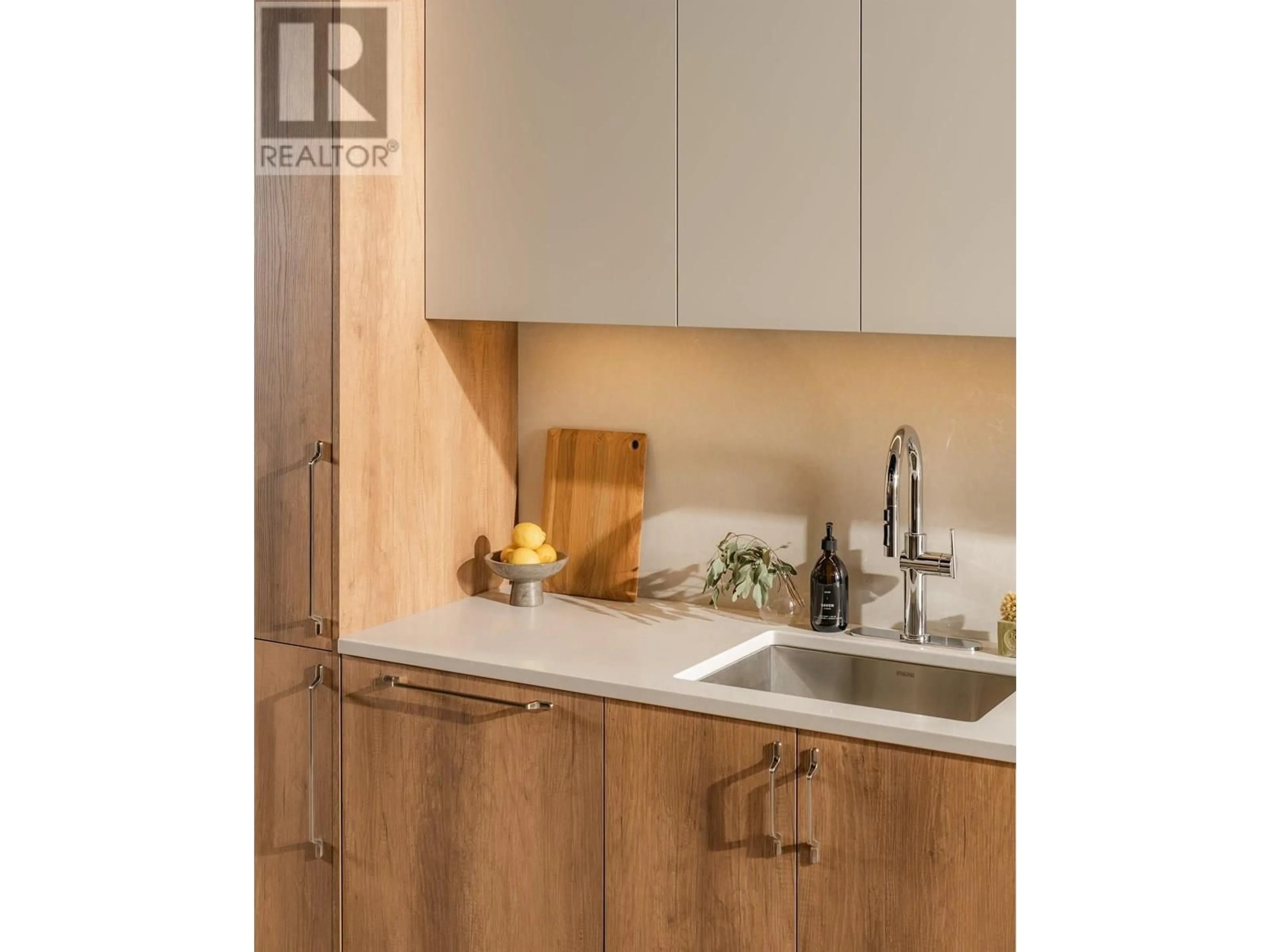 Standard kitchen, wood/laminate floor for 519 - 133 49TH AVENUE, Vancouver British Columbia V5Z2S3