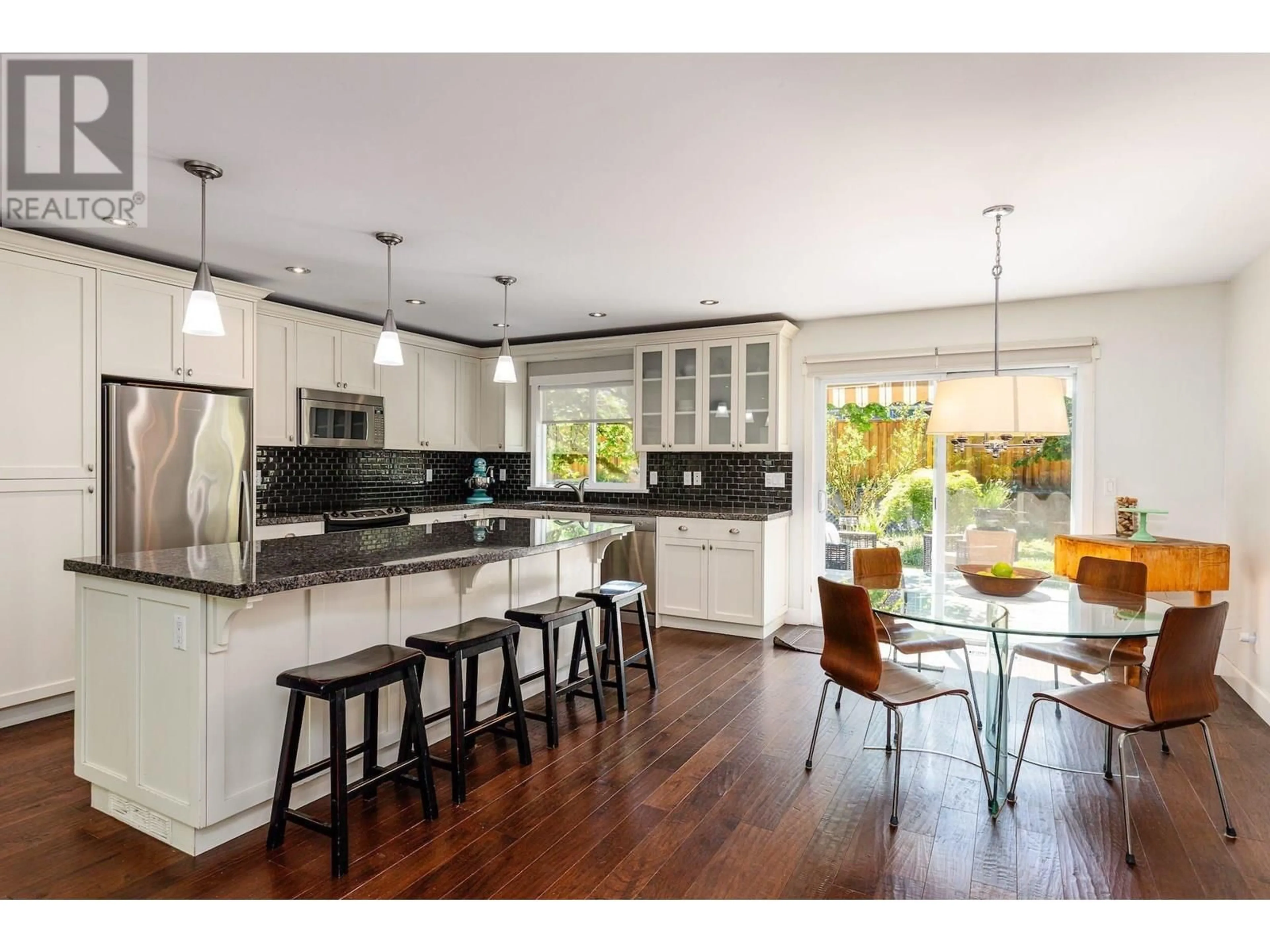 Open concept kitchen, unknown for 41497 MEADOW AVENUE, Brackendale British Columbia V0N1H0