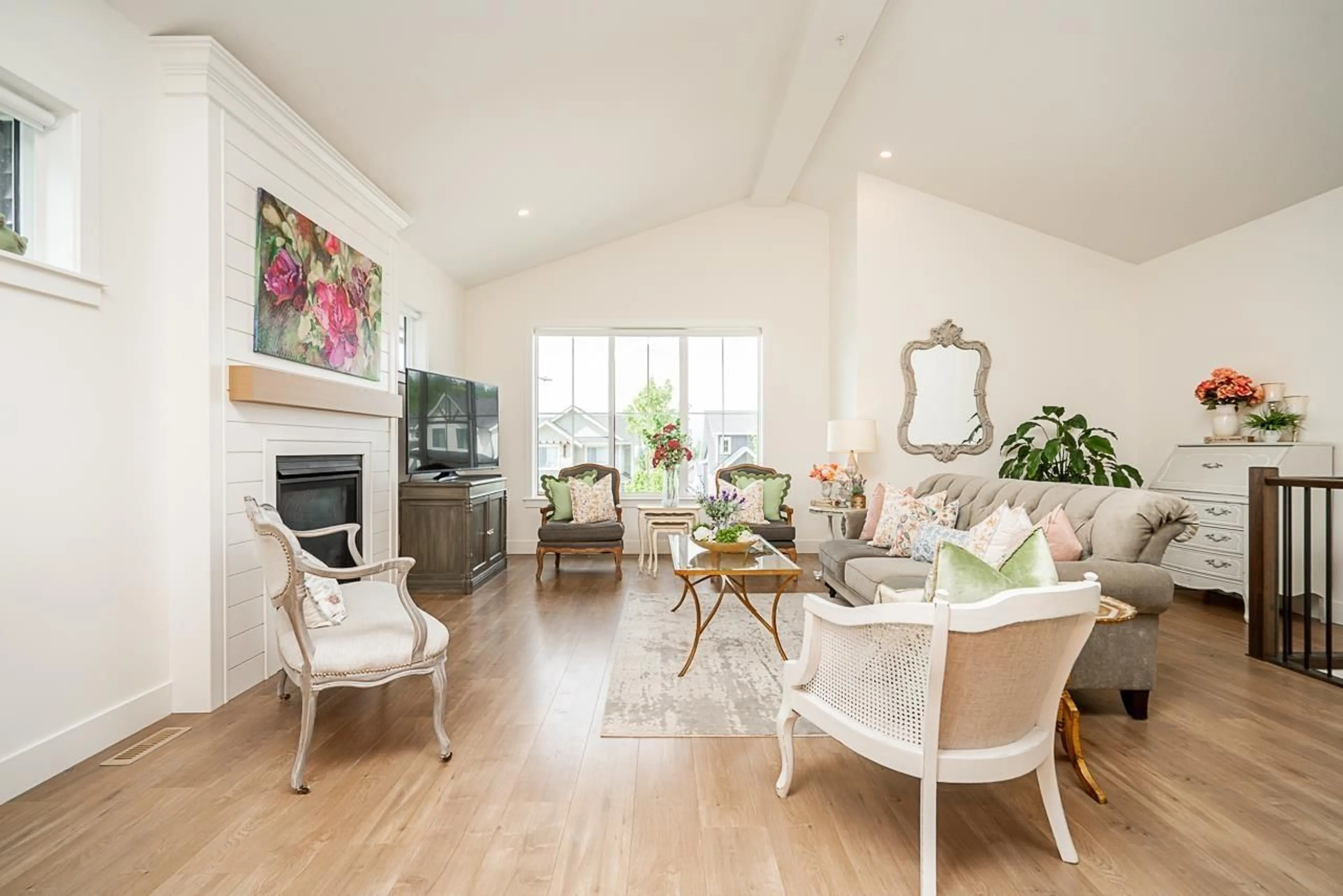 Living room with furniture, wood/laminate floor for 50202 KENSINGTON DRIVE, Chilliwack British Columbia V4Z1J5