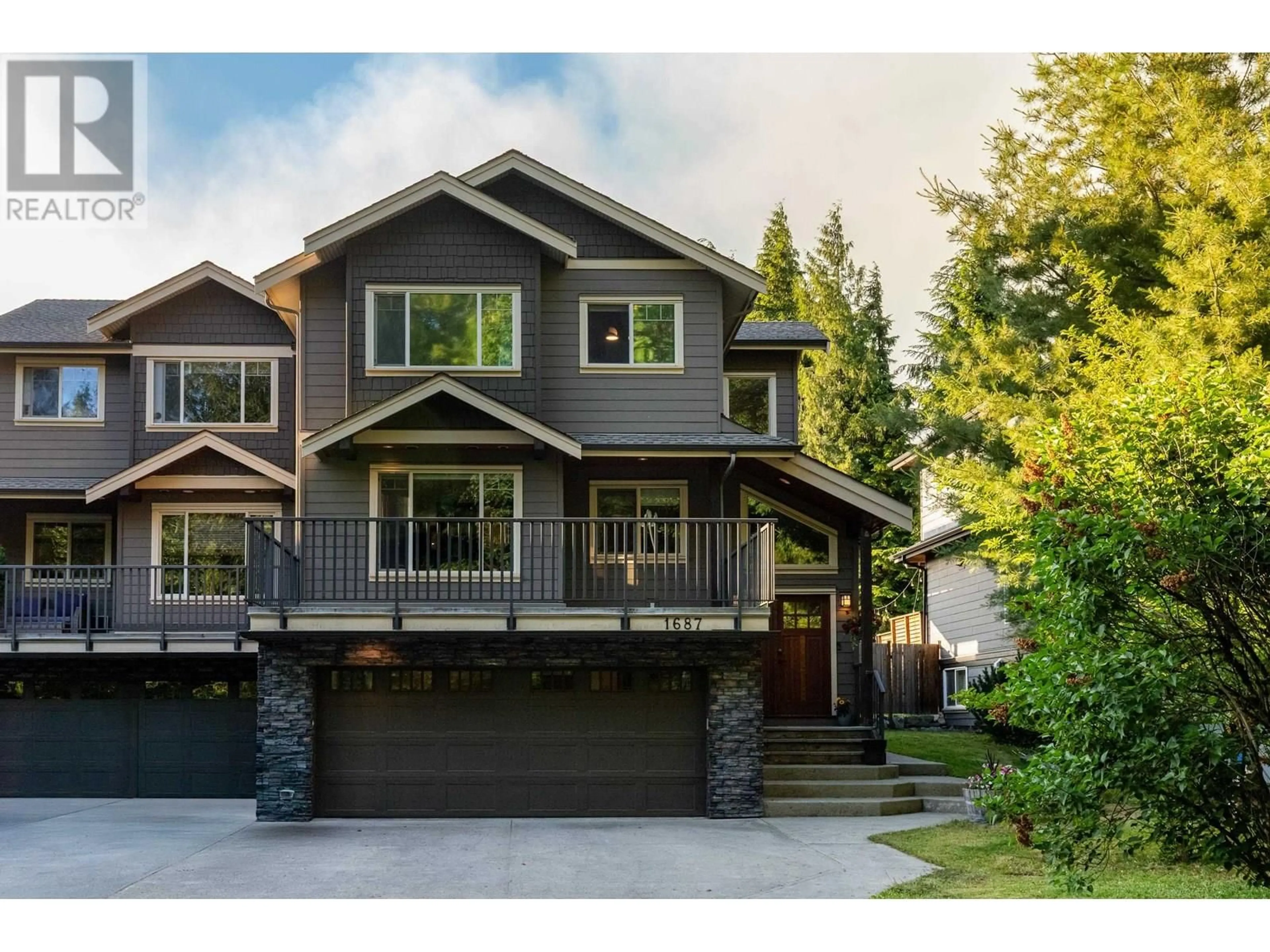 Home with vinyl exterior material, street for 1687 EDWARDS ROAD, Squamish British Columbia V0N3G0