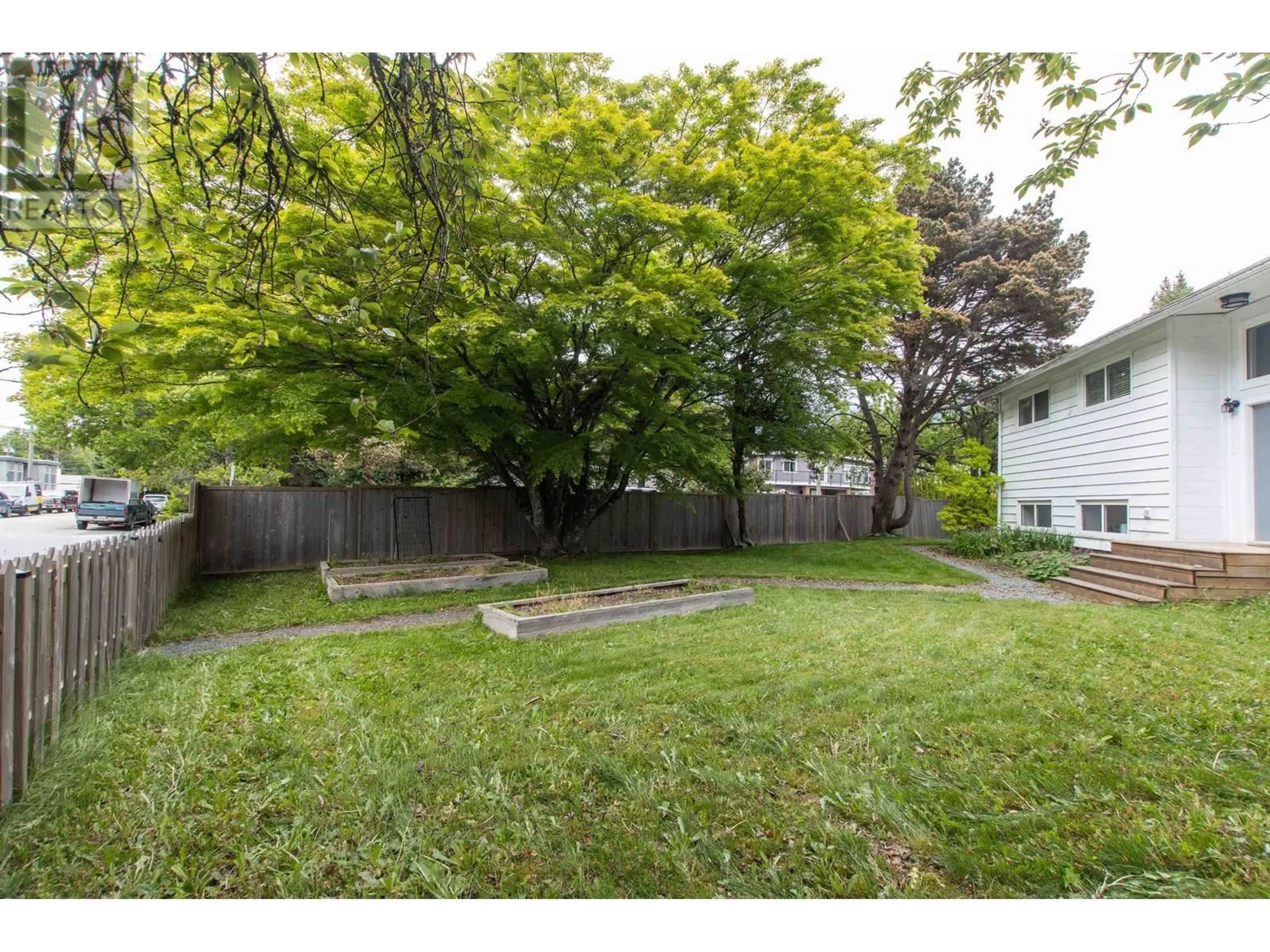 Patio, street for 1980 GARIBALDI WAY, Squamish British Columbia V0N1T0