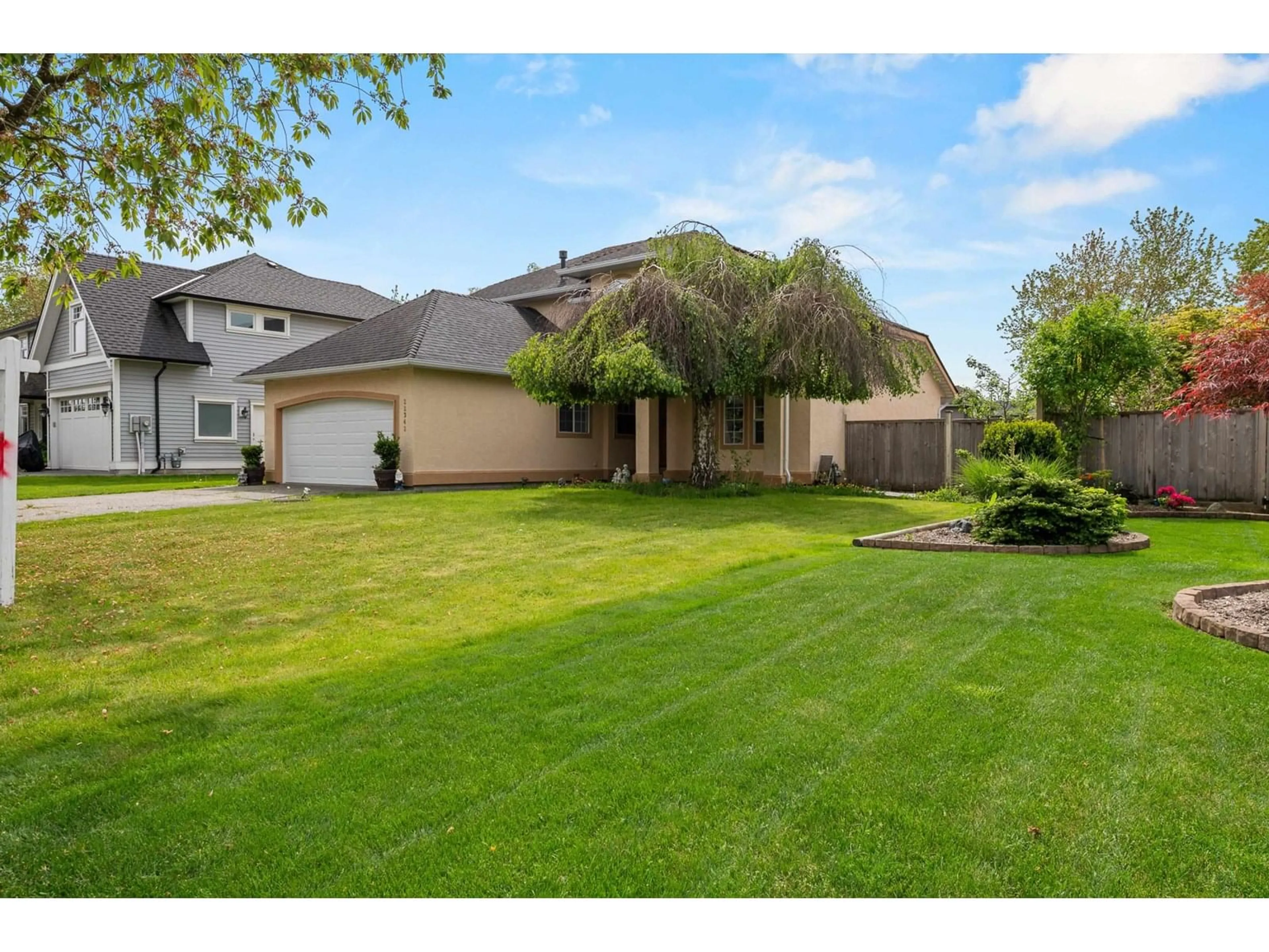 A pic from outside/outdoor area/front of a property/back of a property/a pic from drone, street for 22342 OLD YALE, Langley British Columbia V2Z1A8