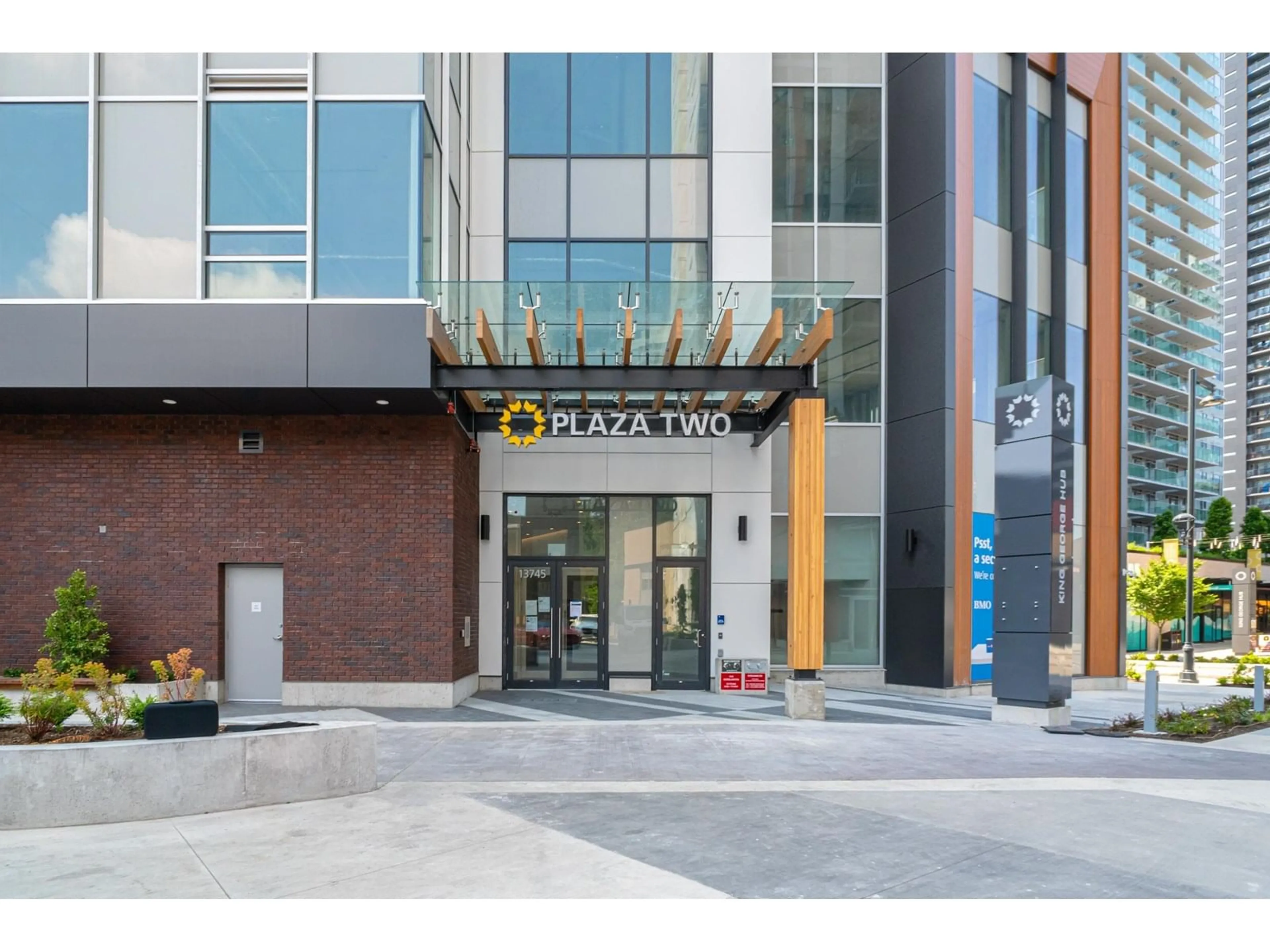 Indoor foyer for 1703 - 13745 GEORGE JUNCTION, Surrey British Columbia V3T0V8