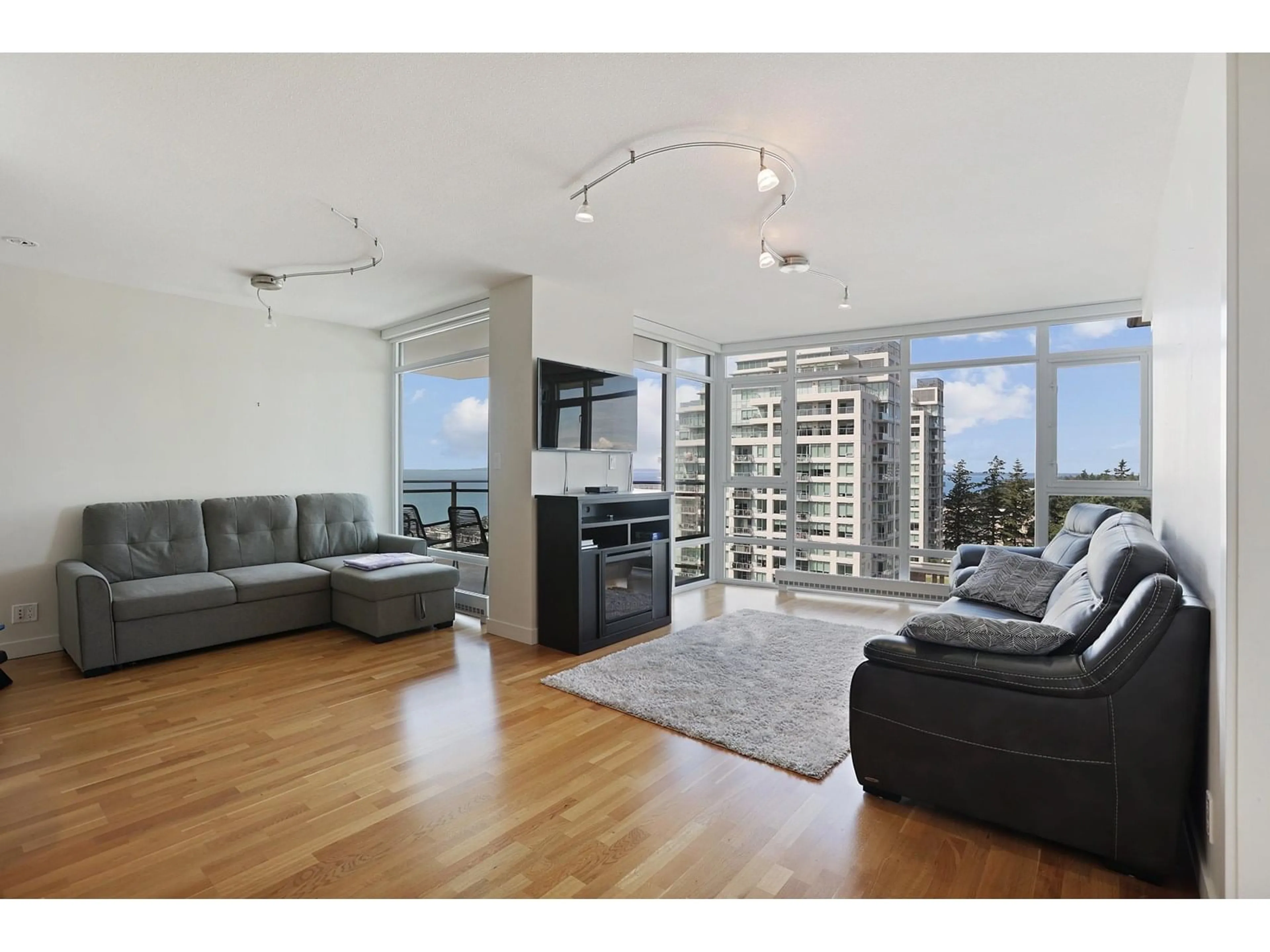 Living room with furniture, unknown for 1508 - 1455 GEORGE, White Rock British Columbia V4A0A9