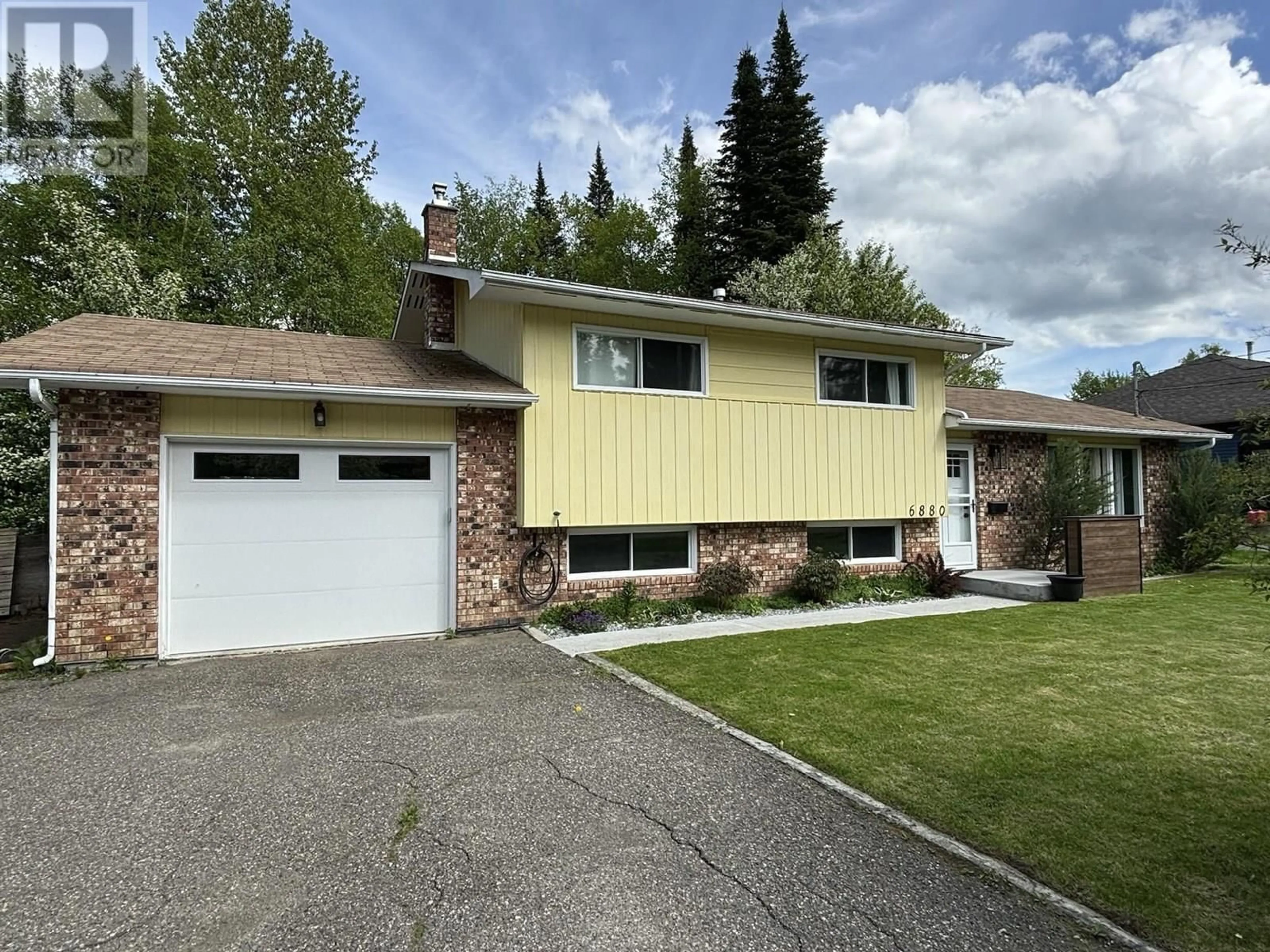 Home with vinyl exterior material, street for 6880 LILAC CRESCENT, Prince George British Columbia V2K3G8