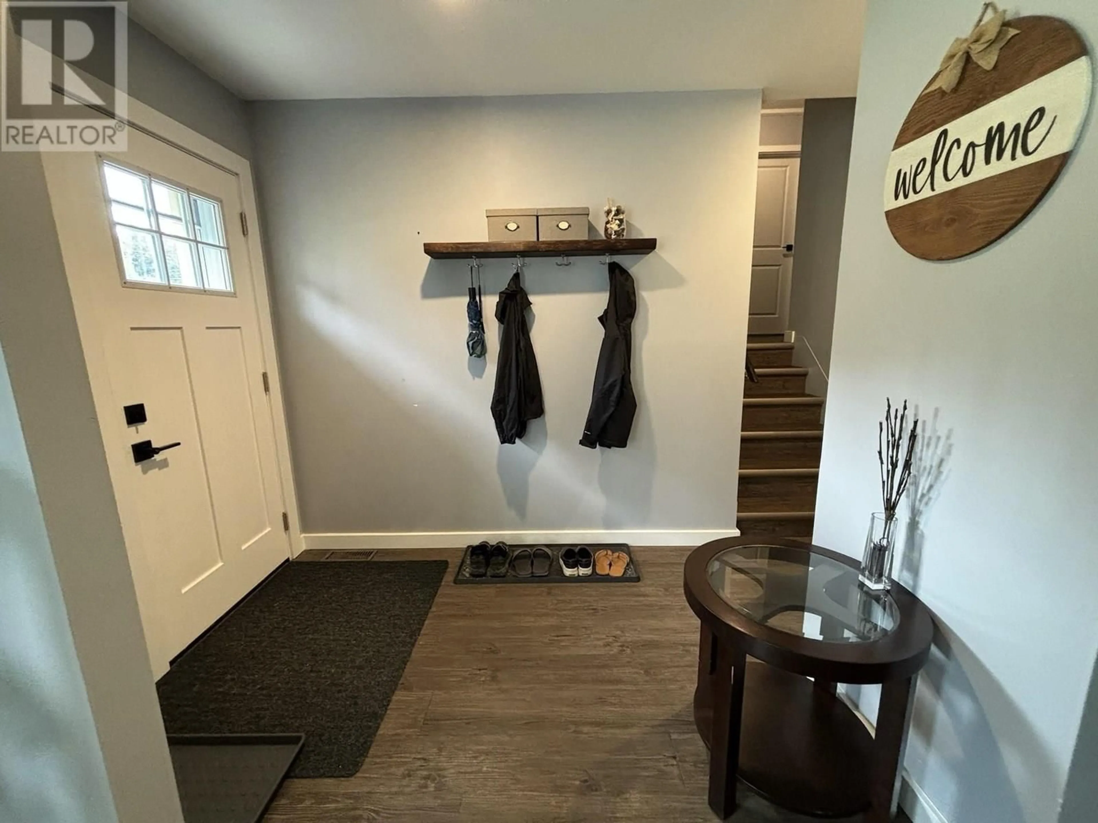 Indoor entryway for 6880 LILAC CRESCENT, Prince George British Columbia V2K3G8
