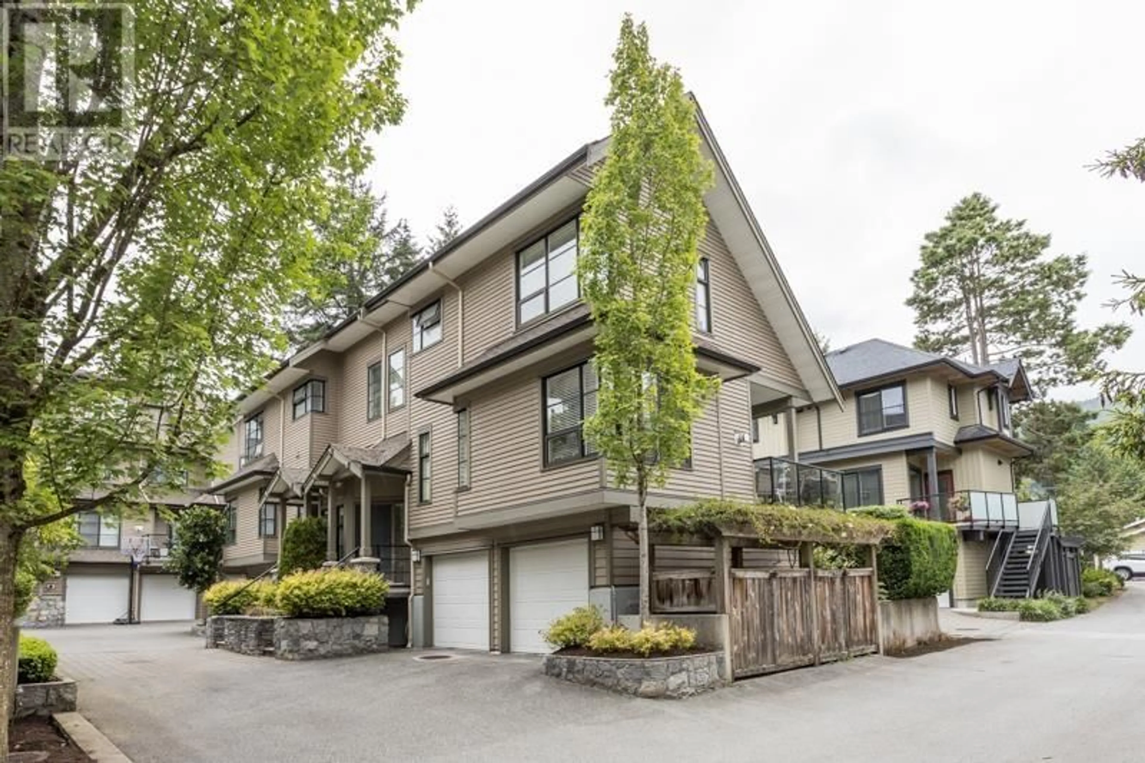 Unknown for 10 - 3150 SUNNYHURST ROAD, North Vancouver British Columbia V7K2G3