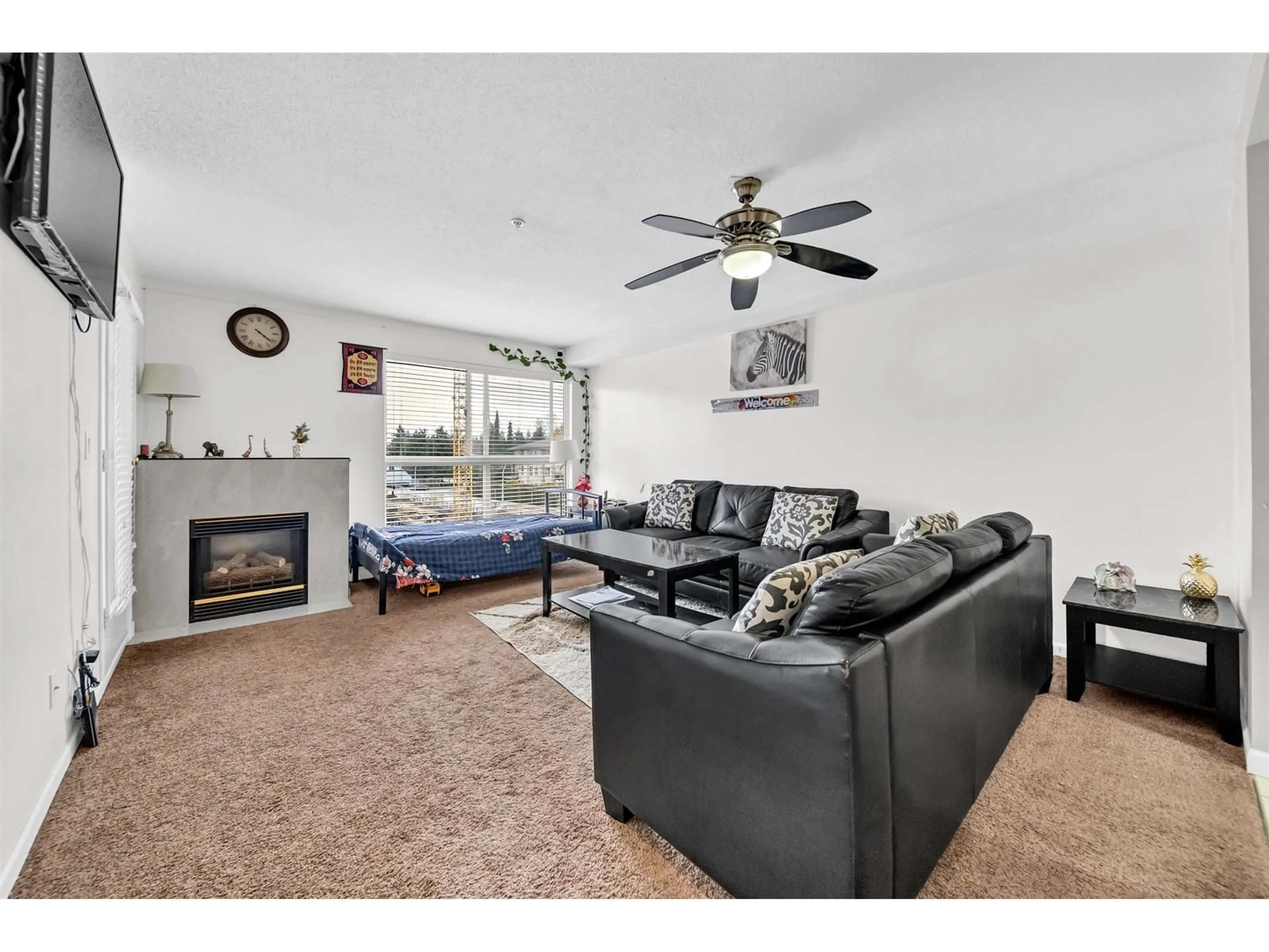 Living room with furniture, unknown for 306 - 13780 76, Surrey British Columbia V3W1E5