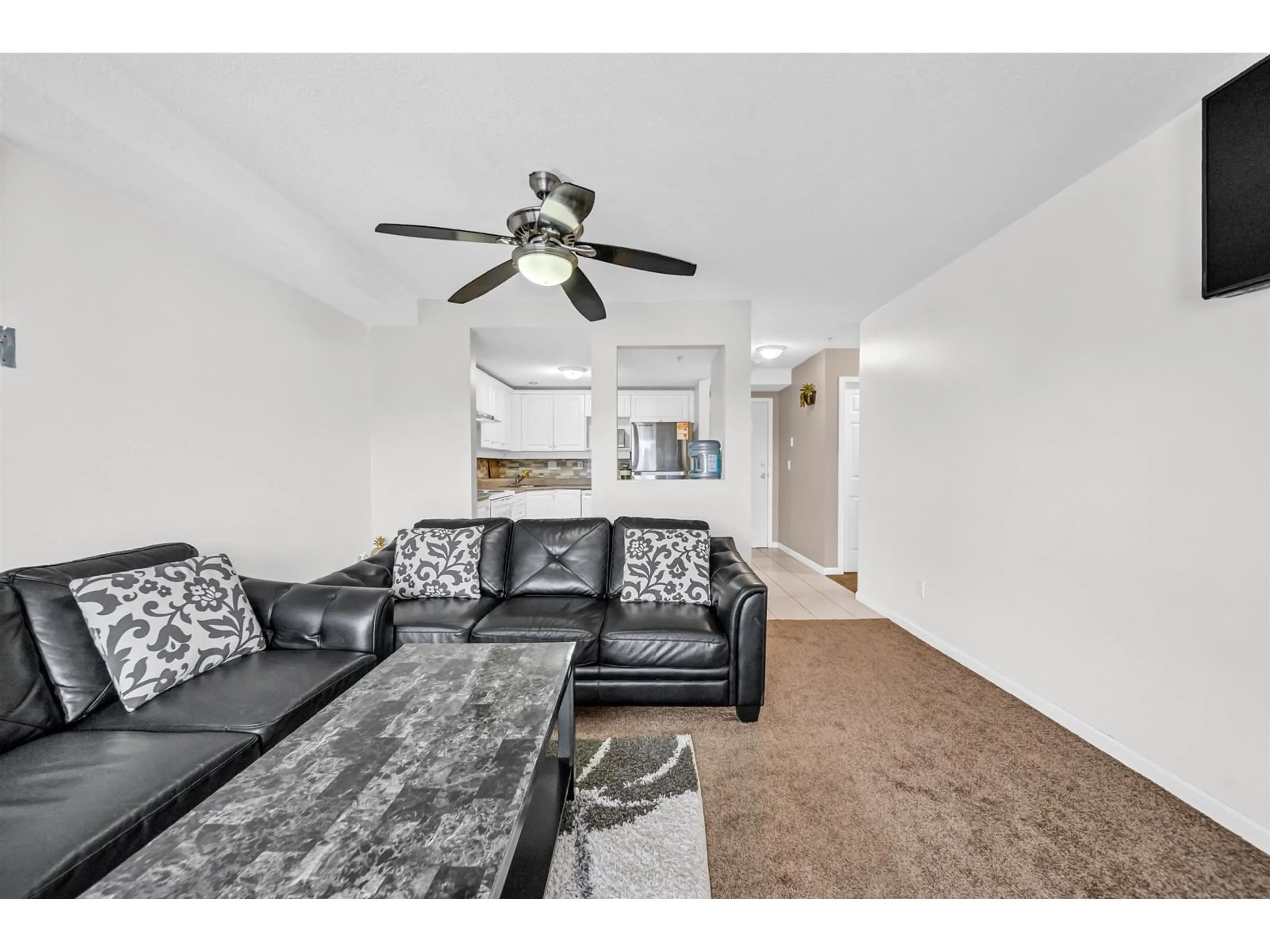 Living room with furniture, unknown for 306 - 13780 76, Surrey British Columbia V3W1E5