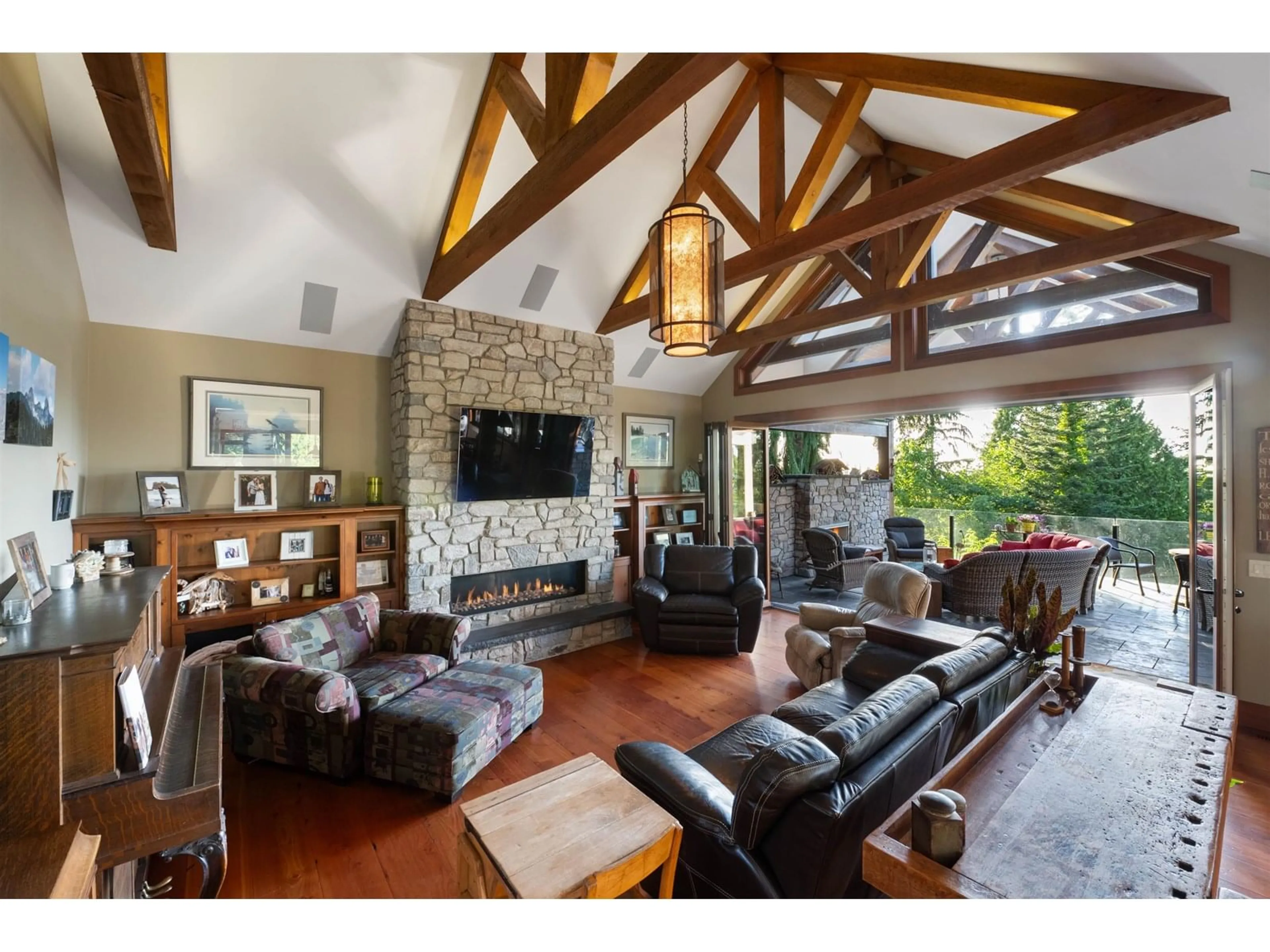 Living room with furniture, unknown for 12503 28, Surrey British Columbia V4A2N8