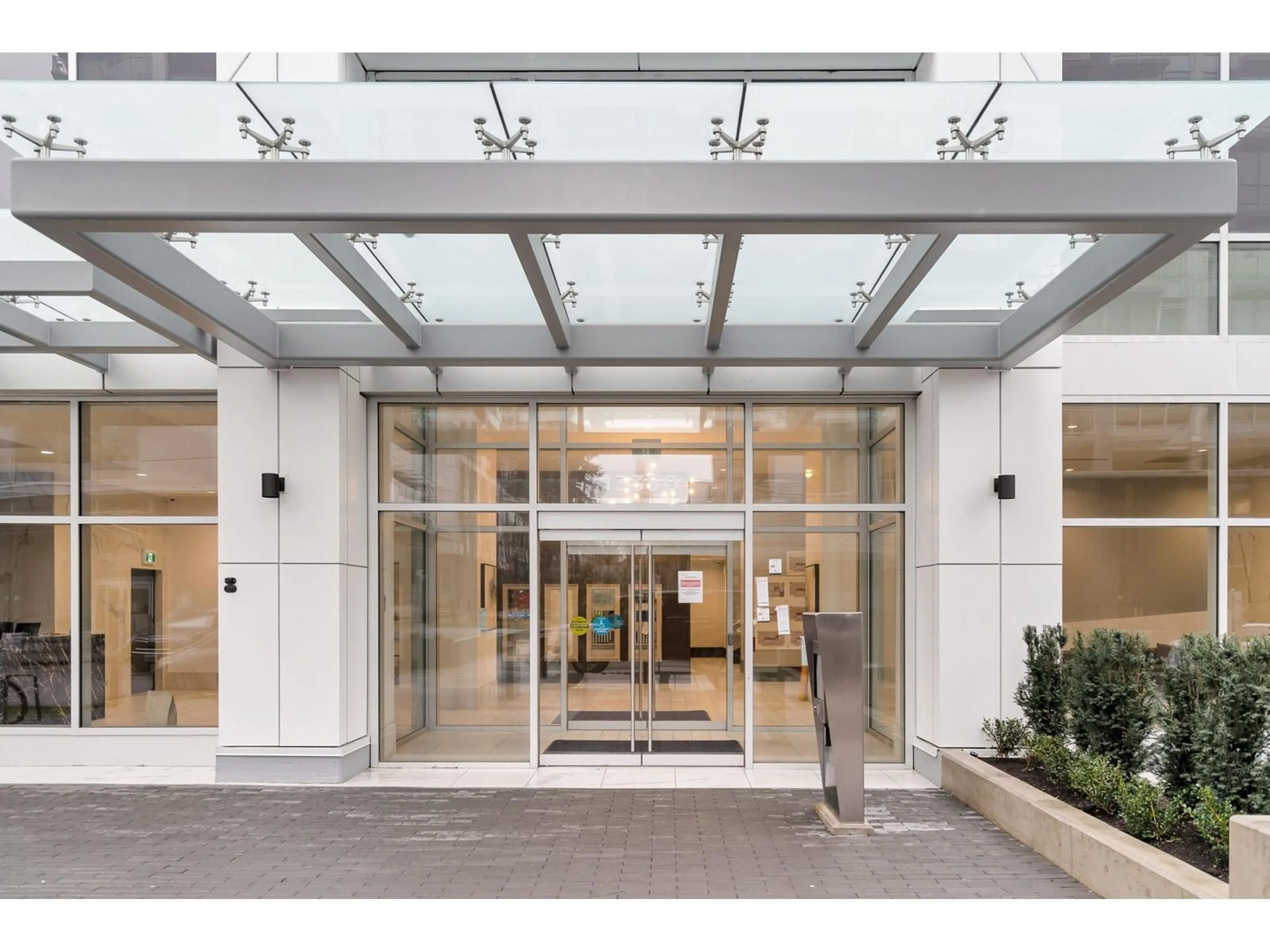 Indoor foyer for 3103 - 13350 CENTRAL AVENUE, Surrey British Columbia V3T0S1