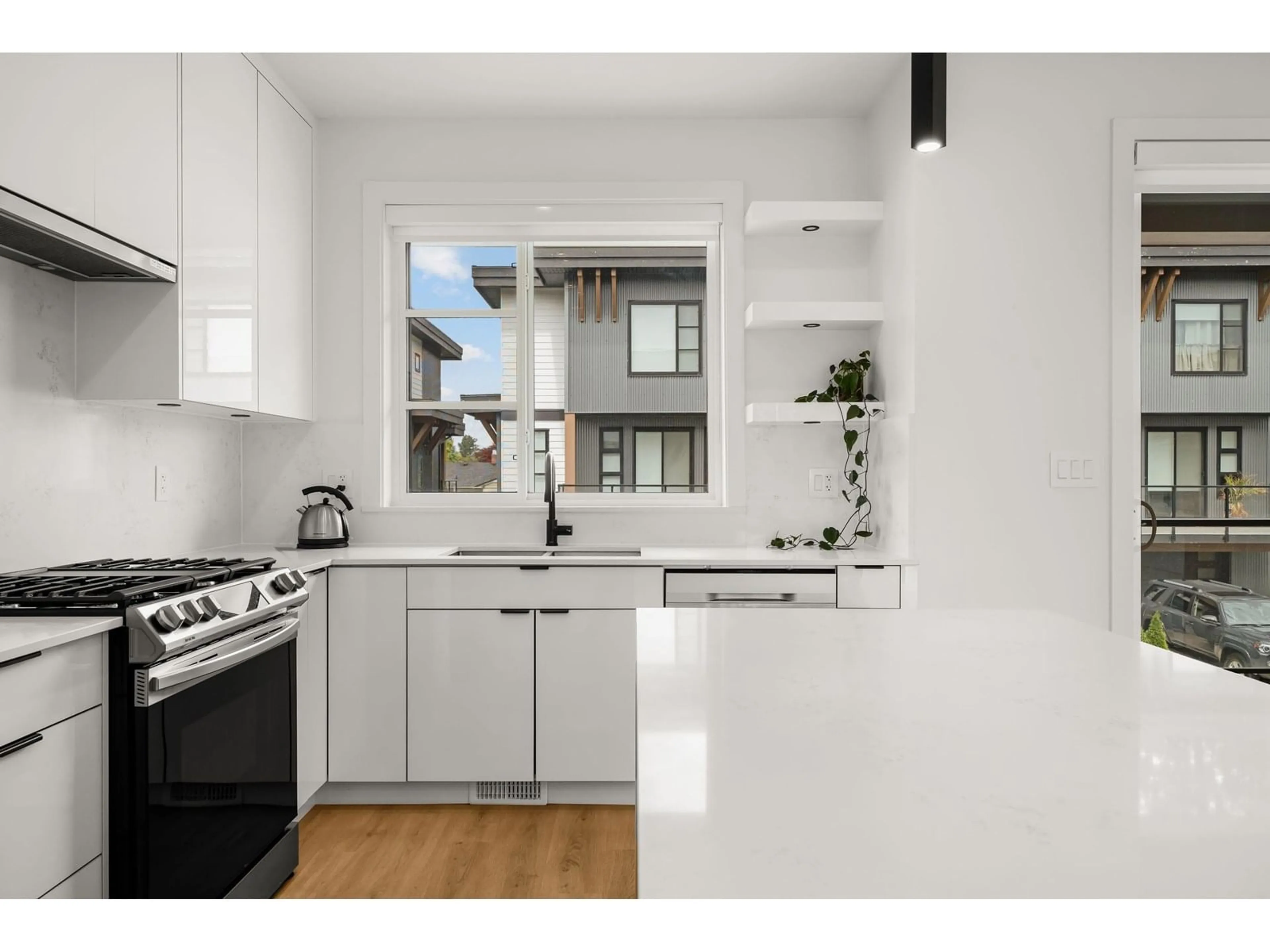 Standard kitchen, unknown for 4 - 45437 SPADINA AVENUE, Chilliwack British Columbia V2P0J9
