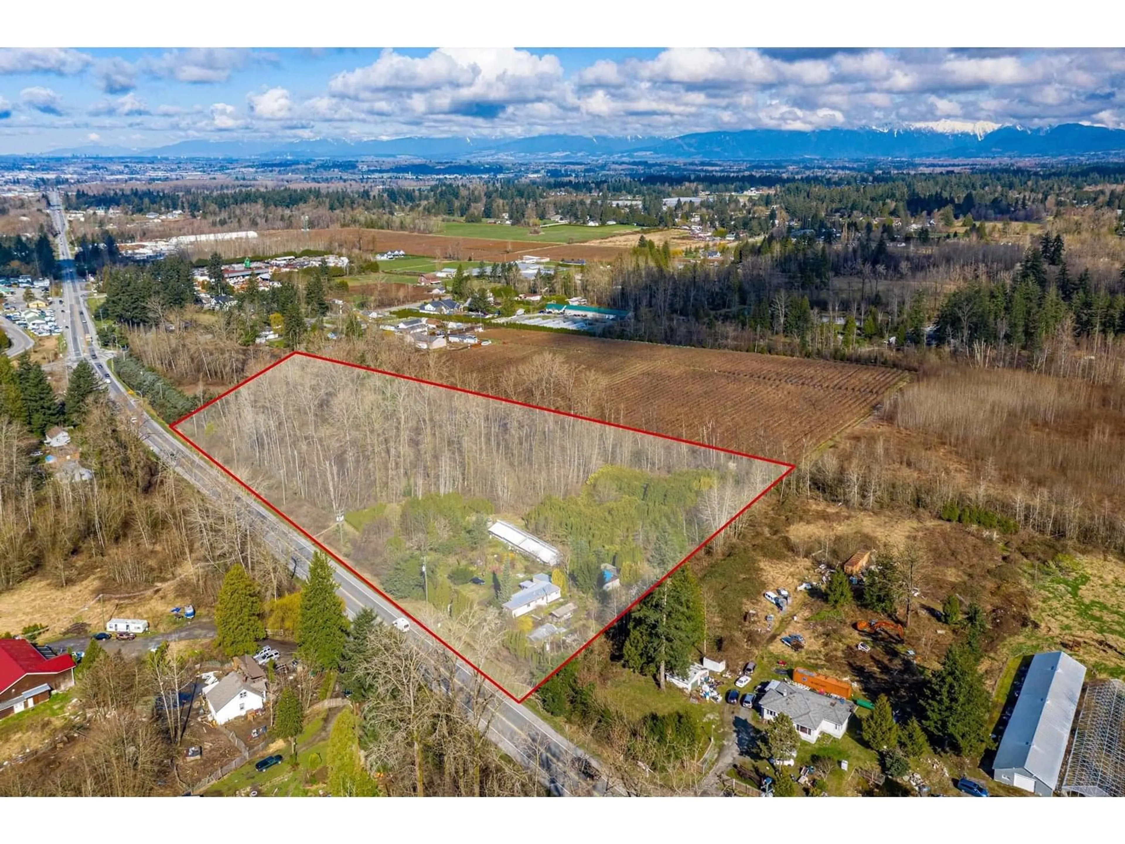A pic from outside/outdoor area/front of a property/back of a property/a pic from drone, water/lake/river/ocean view for 24183 FRASER, Langley British Columbia V2Z2L3