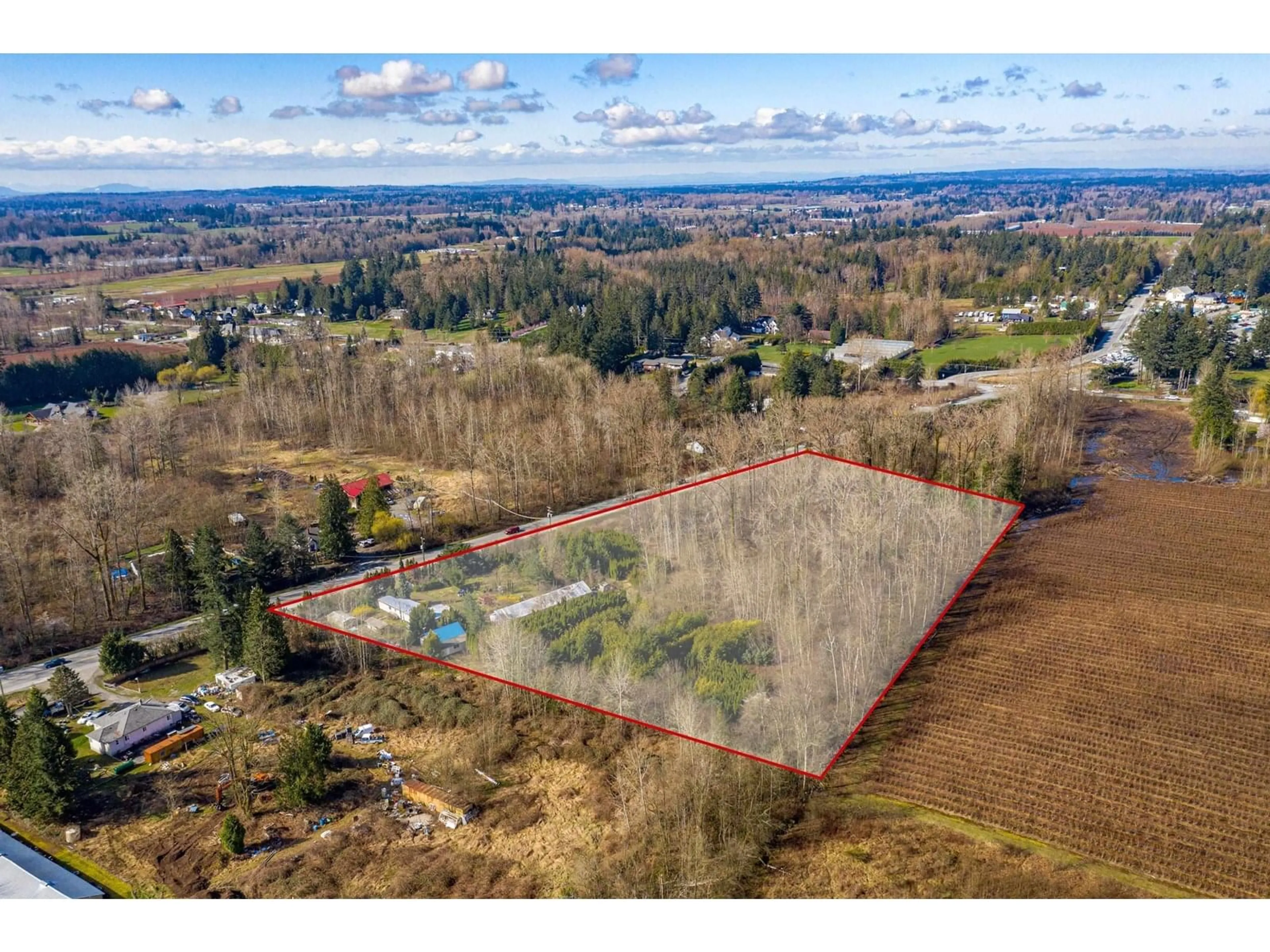 A pic from outside/outdoor area/front of a property/back of a property/a pic from drone, water/lake/river/ocean view for 24183 FRASER, Langley British Columbia V2Z2L3