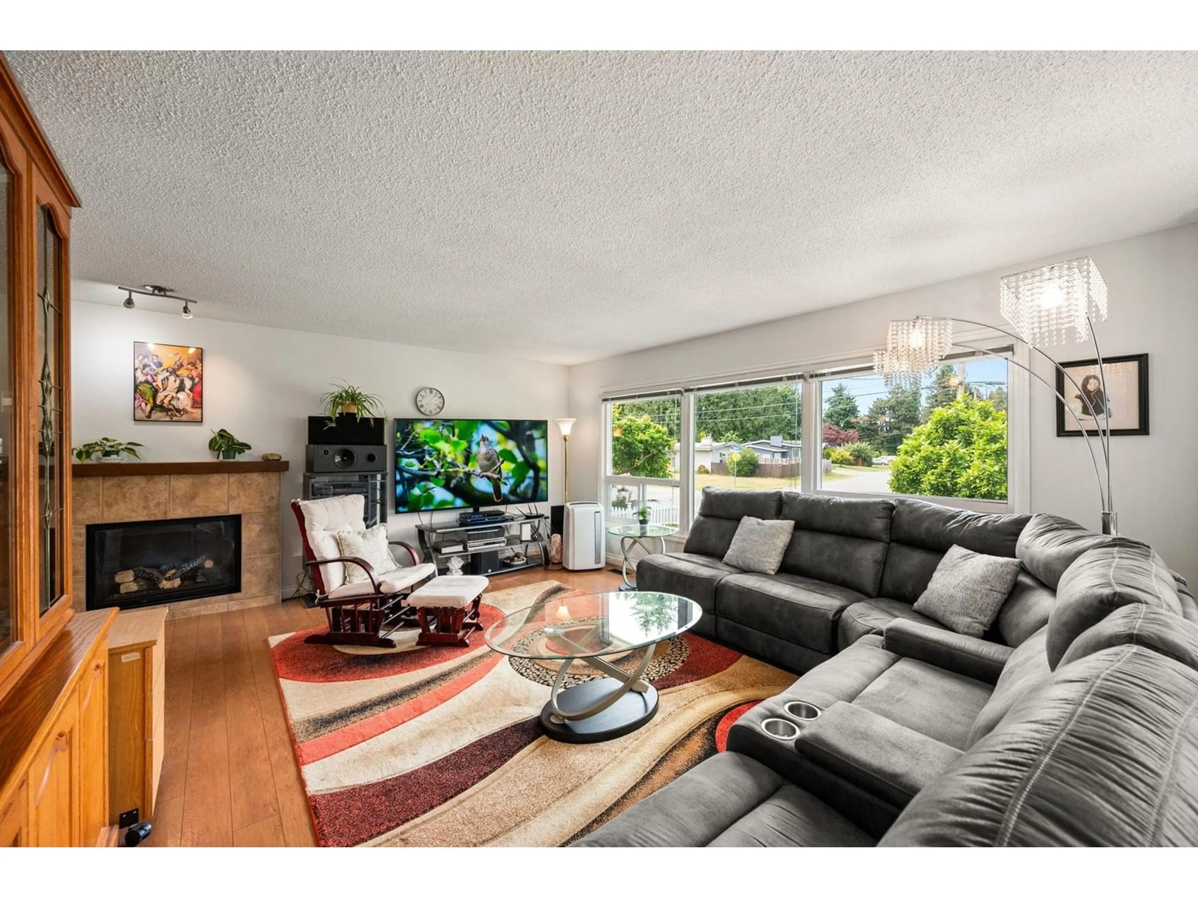 Living room with furniture, unknown for 33232 HAWTHORNE, Abbotsford British Columbia V2S1B3