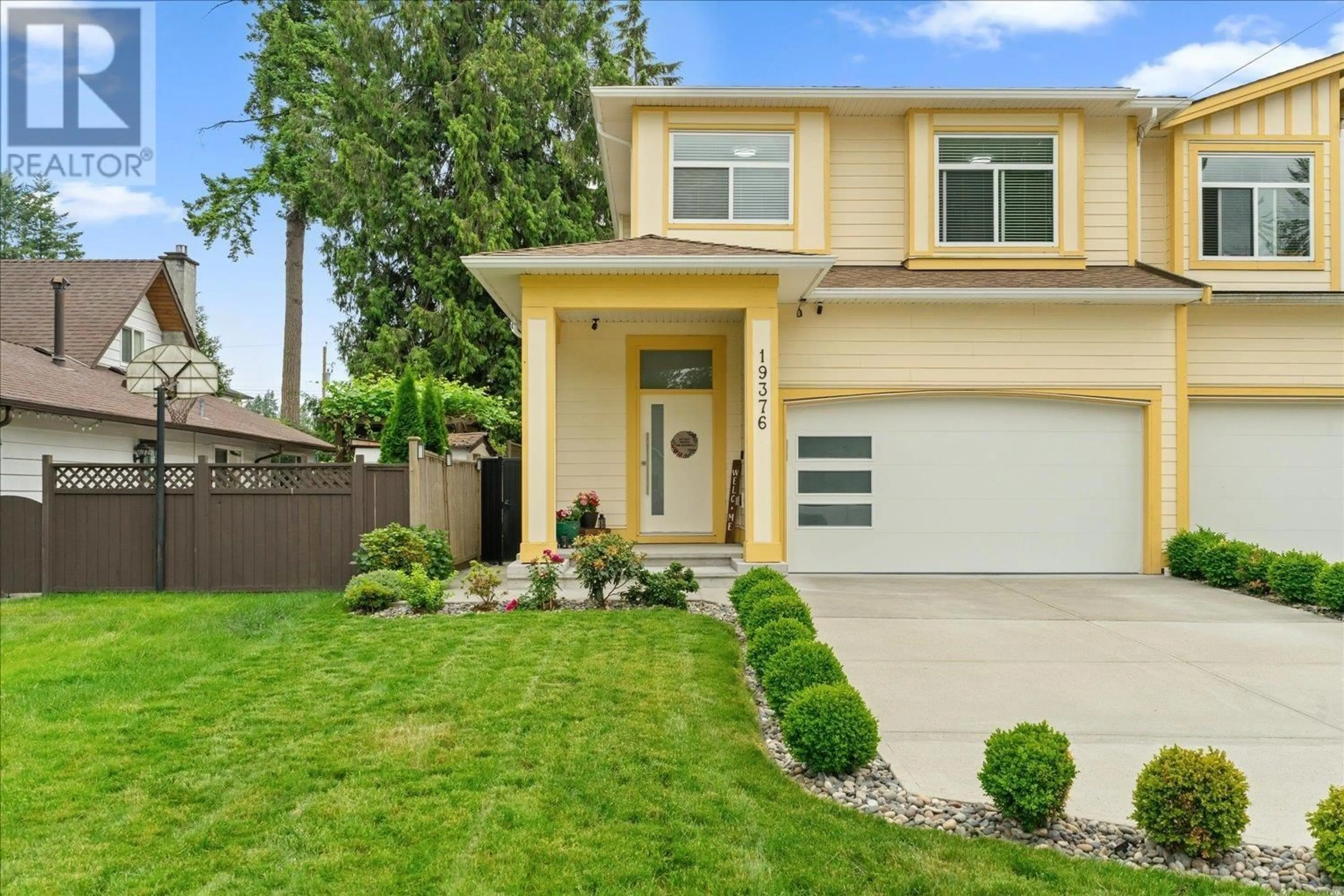 Home with vinyl exterior material, street for 19376 120B AVENUE, Pitt Meadows British Columbia V3Y1H6
