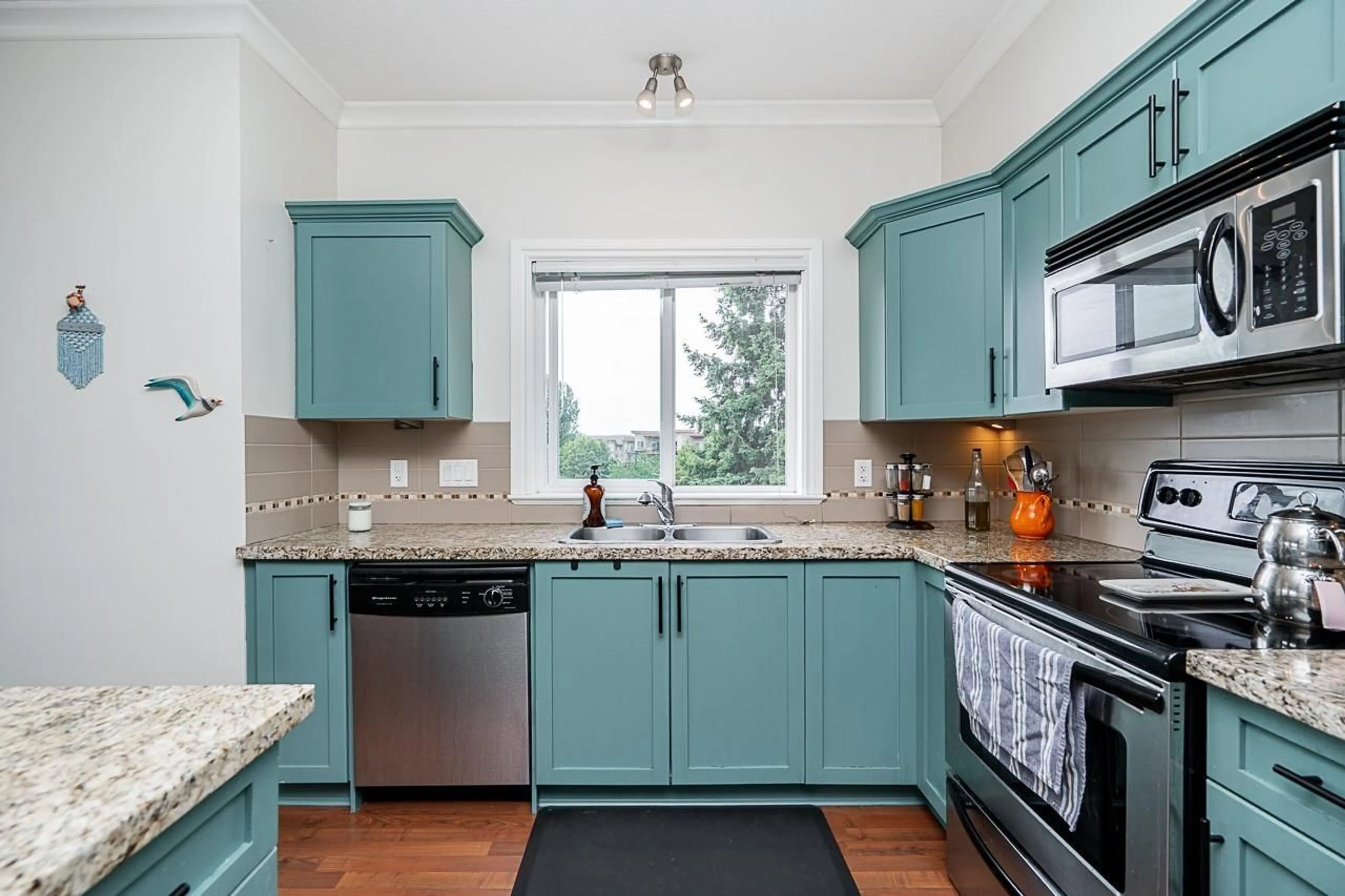 Standard kitchen, unknown for 408 - 20286 53A, Langley British Columbia V3A0A8