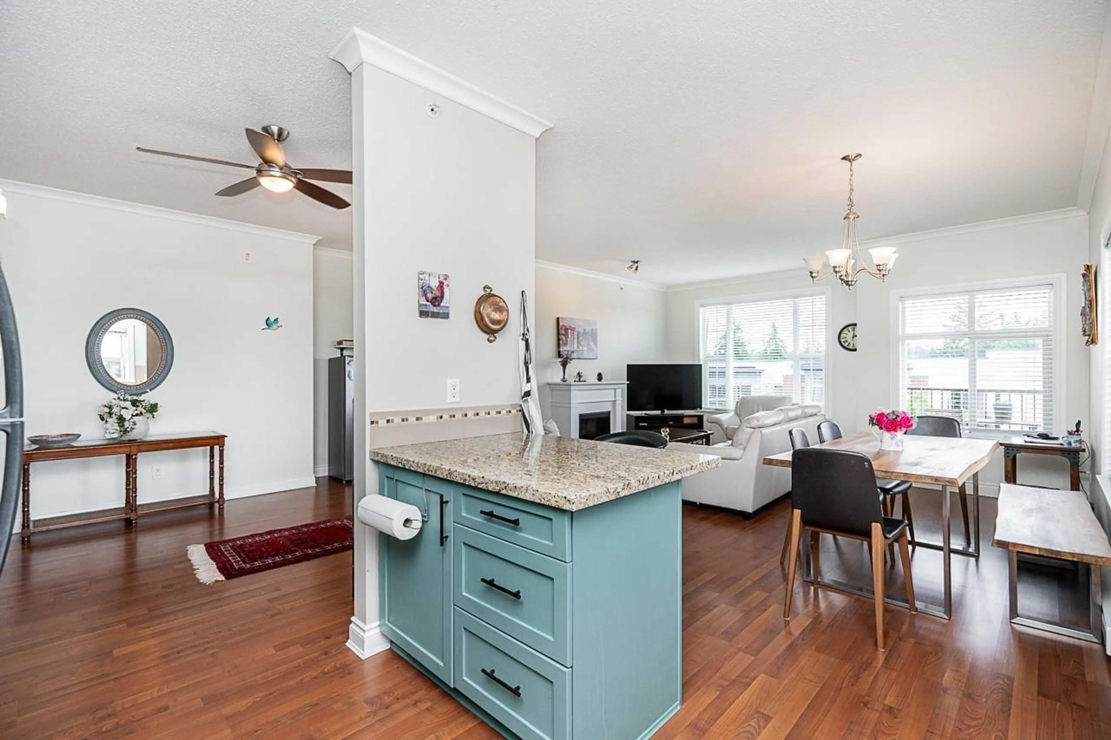 Open concept kitchen, unknown for 408 - 20286 53A, Langley British Columbia V3A0A8