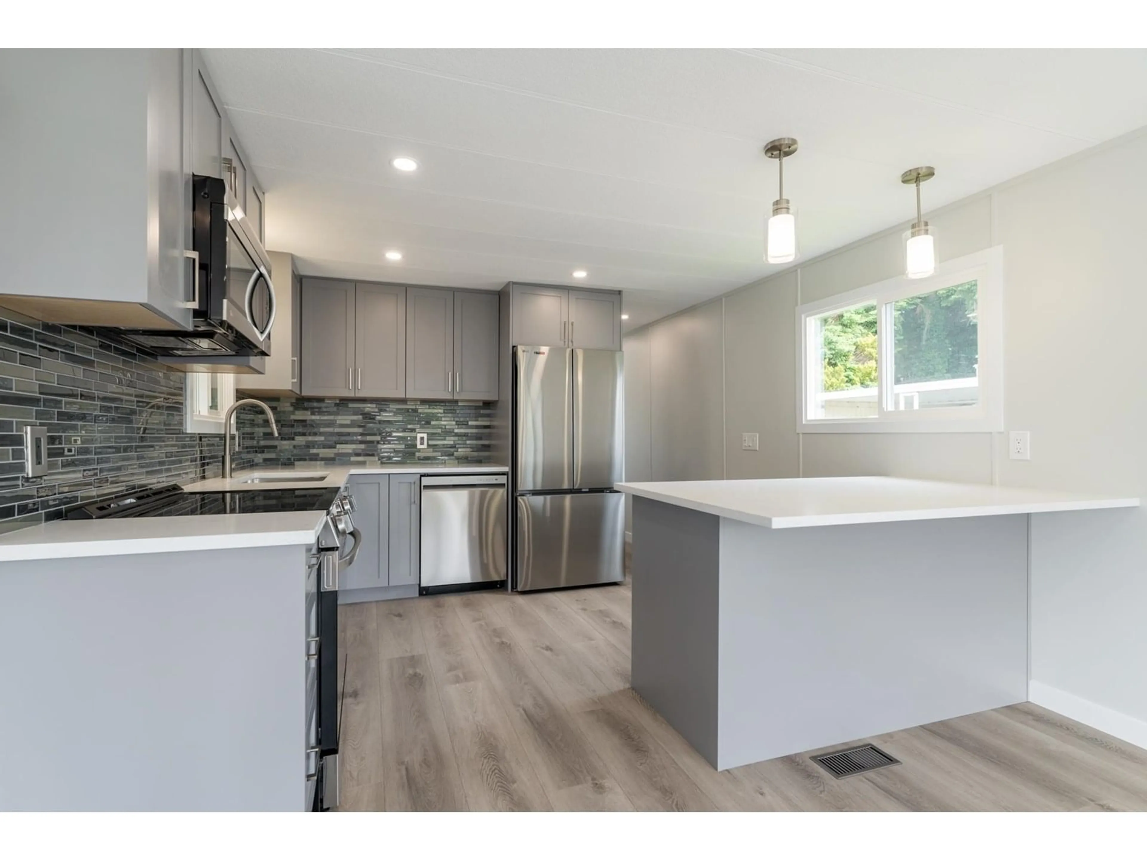 Open concept kitchen, unknown for 224 - 1840 160, Surrey British Columbia V4A4X4