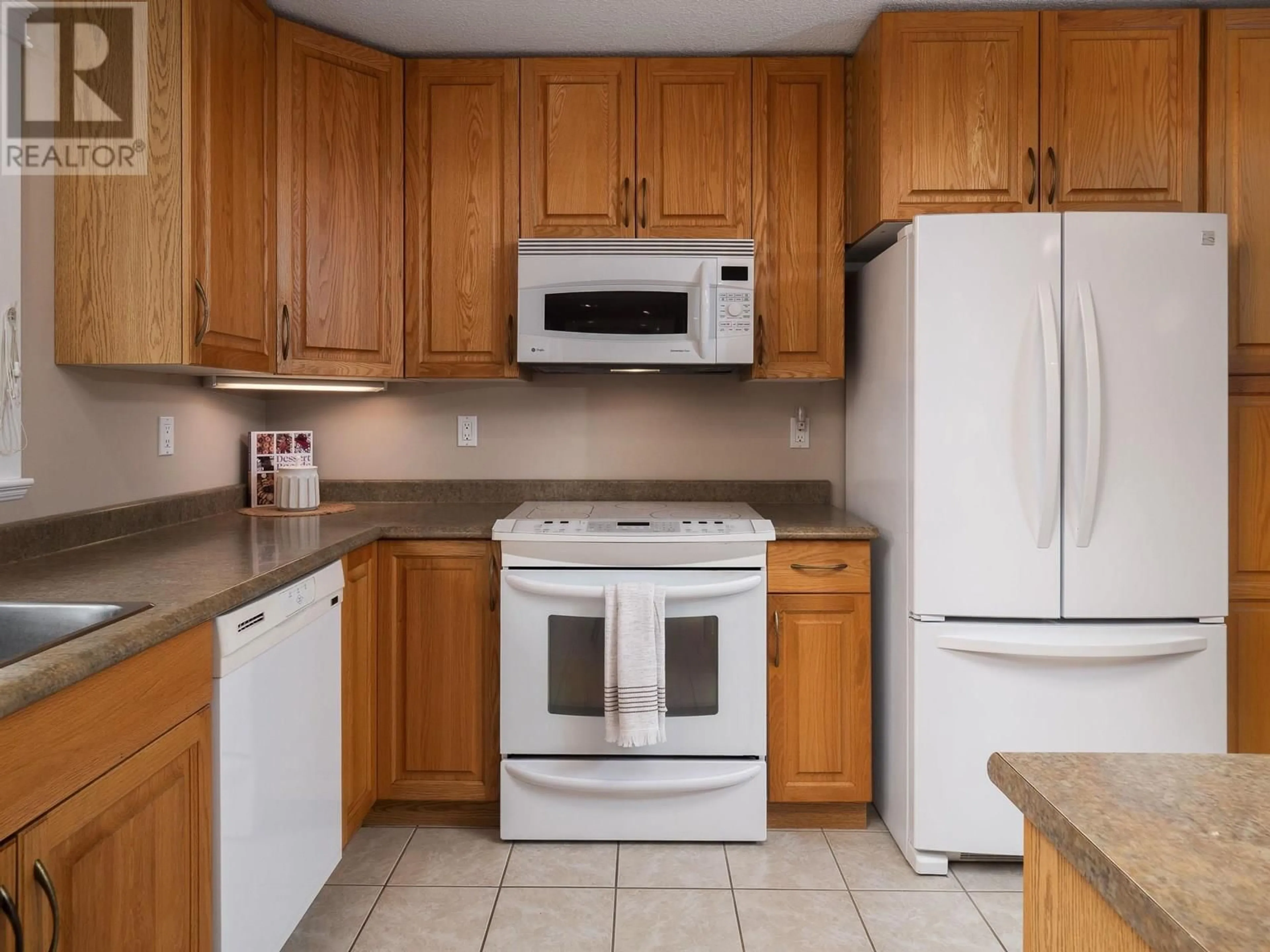 Standard kitchen, unknown for 9850 SKYLARK ROAD, Prince George British Columbia V2N5B5