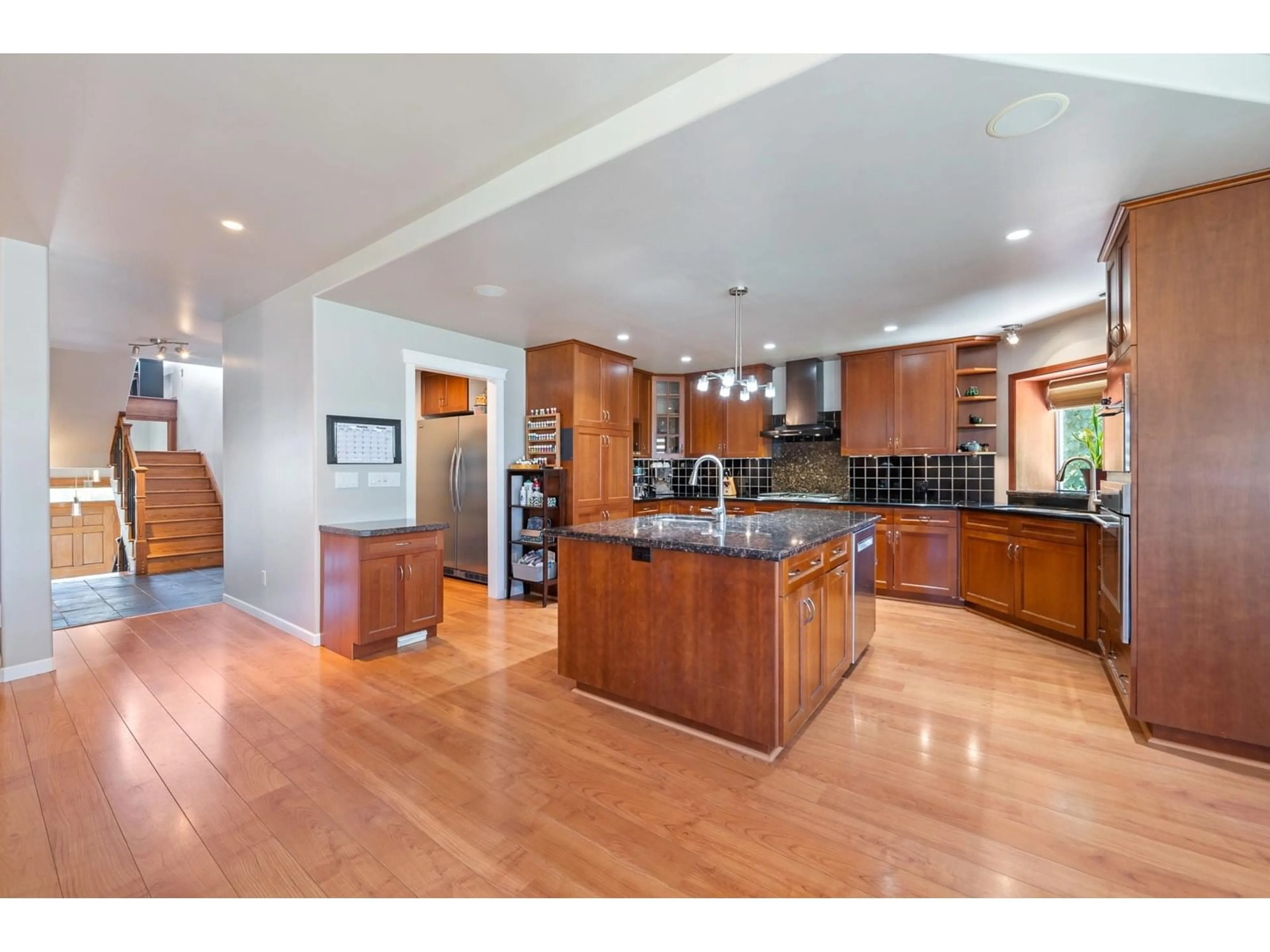 Open concept kitchen, unknown for 11113 81, Delta British Columbia V4C1Z3