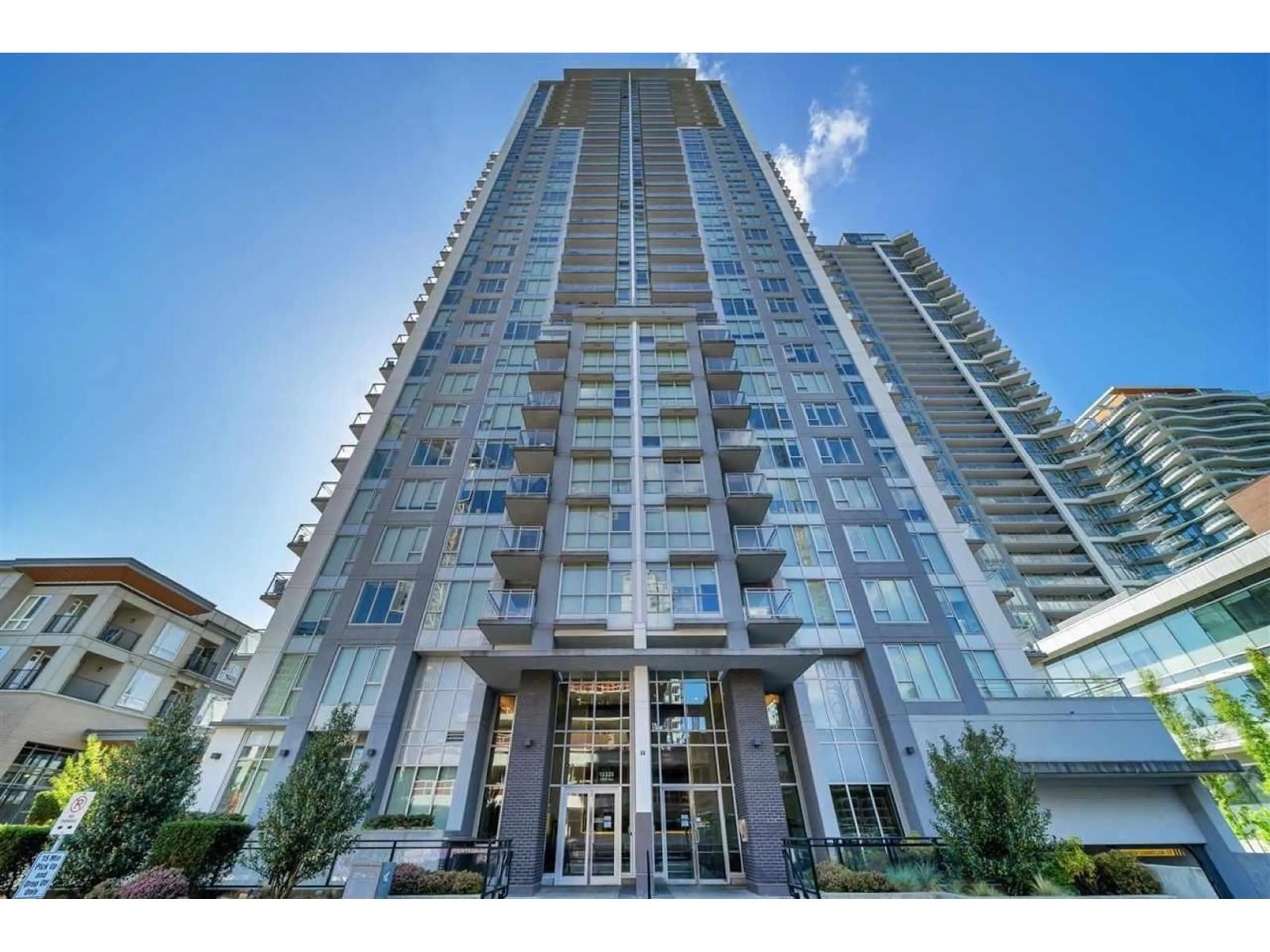 Indoor foyer for 1808 - 13325 102A, Surrey British Columbia V3T0J5